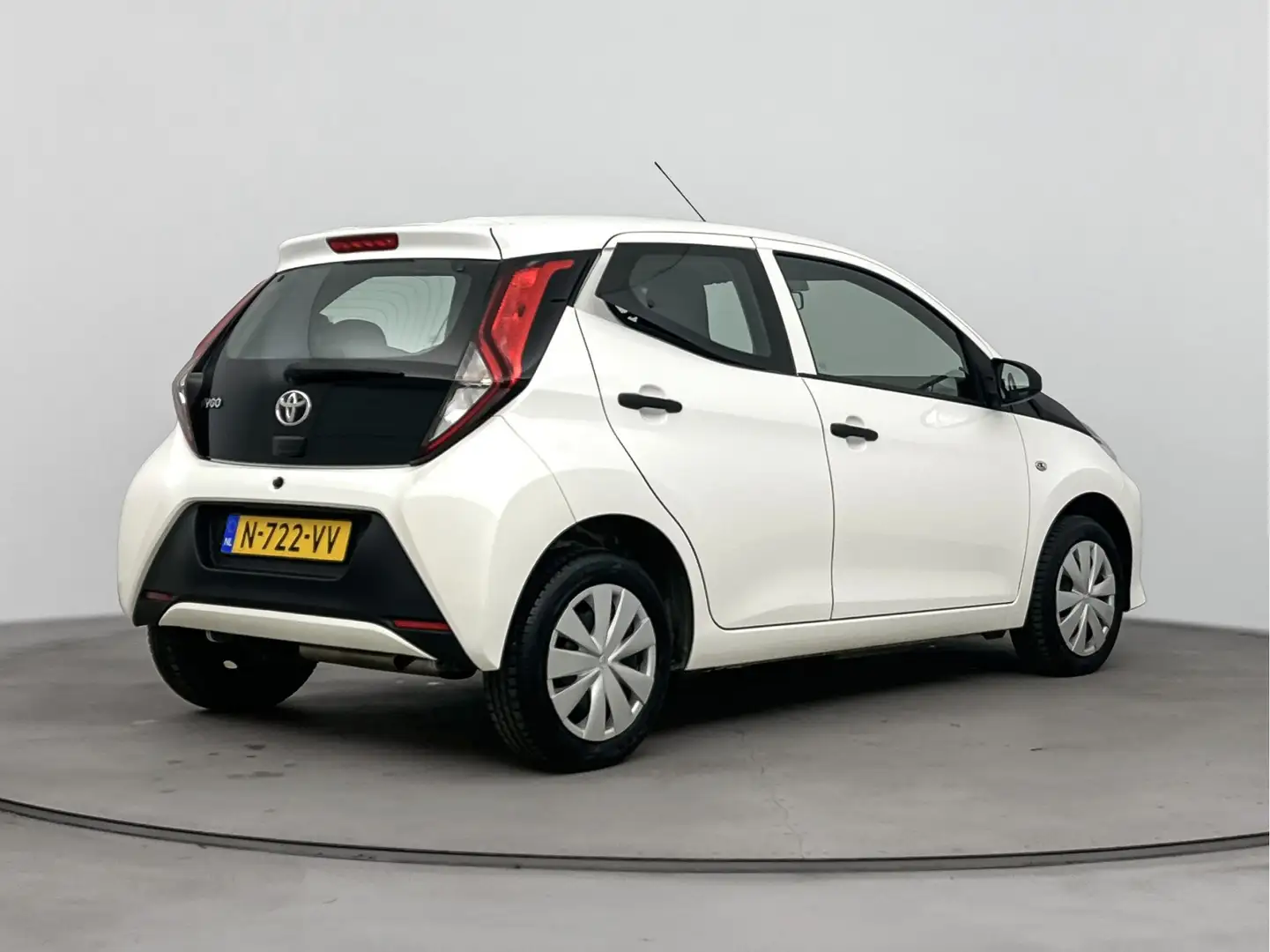 Toyota Aygo 1.0 VVT-i x-fun | 5-Drs | Airco | Bluetooth | NL-A Wit - 2