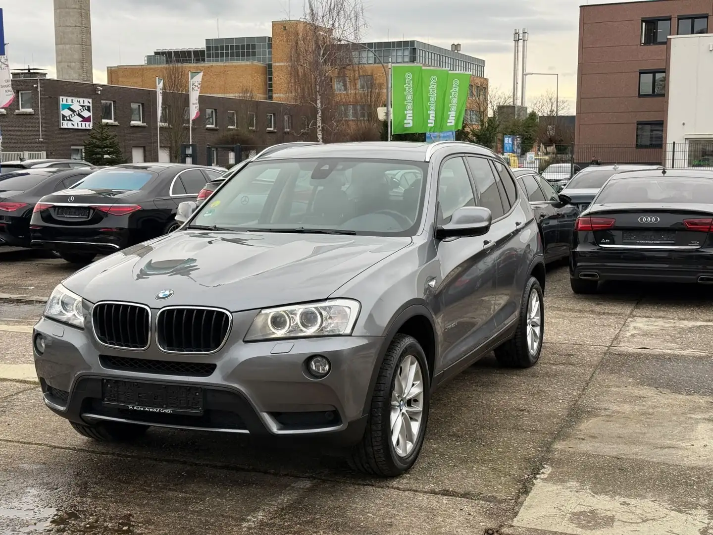 BMW X3 xDrive 20 d/Panor/Leder/Bi-Xenon/Kamera Grau - 2