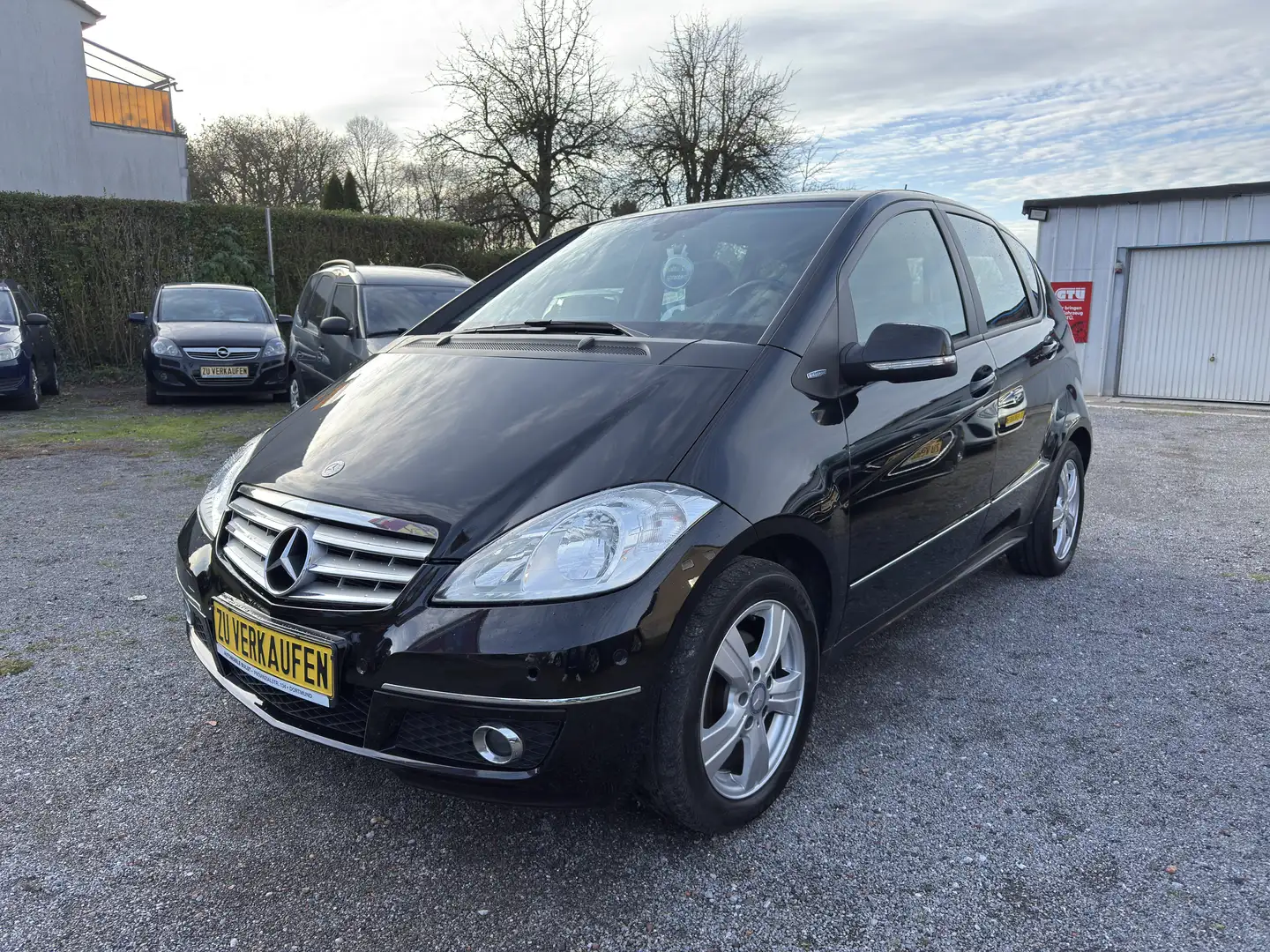 Mercedes-Benz A 180 A-Klasse  5-Türer BlueEFFICIENCY Noir - 1