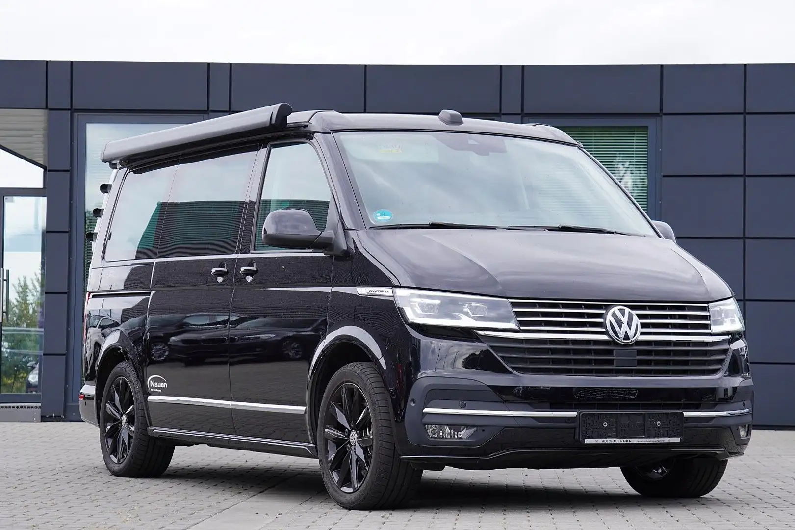 Volkswagen T7 California Schwarz - 1