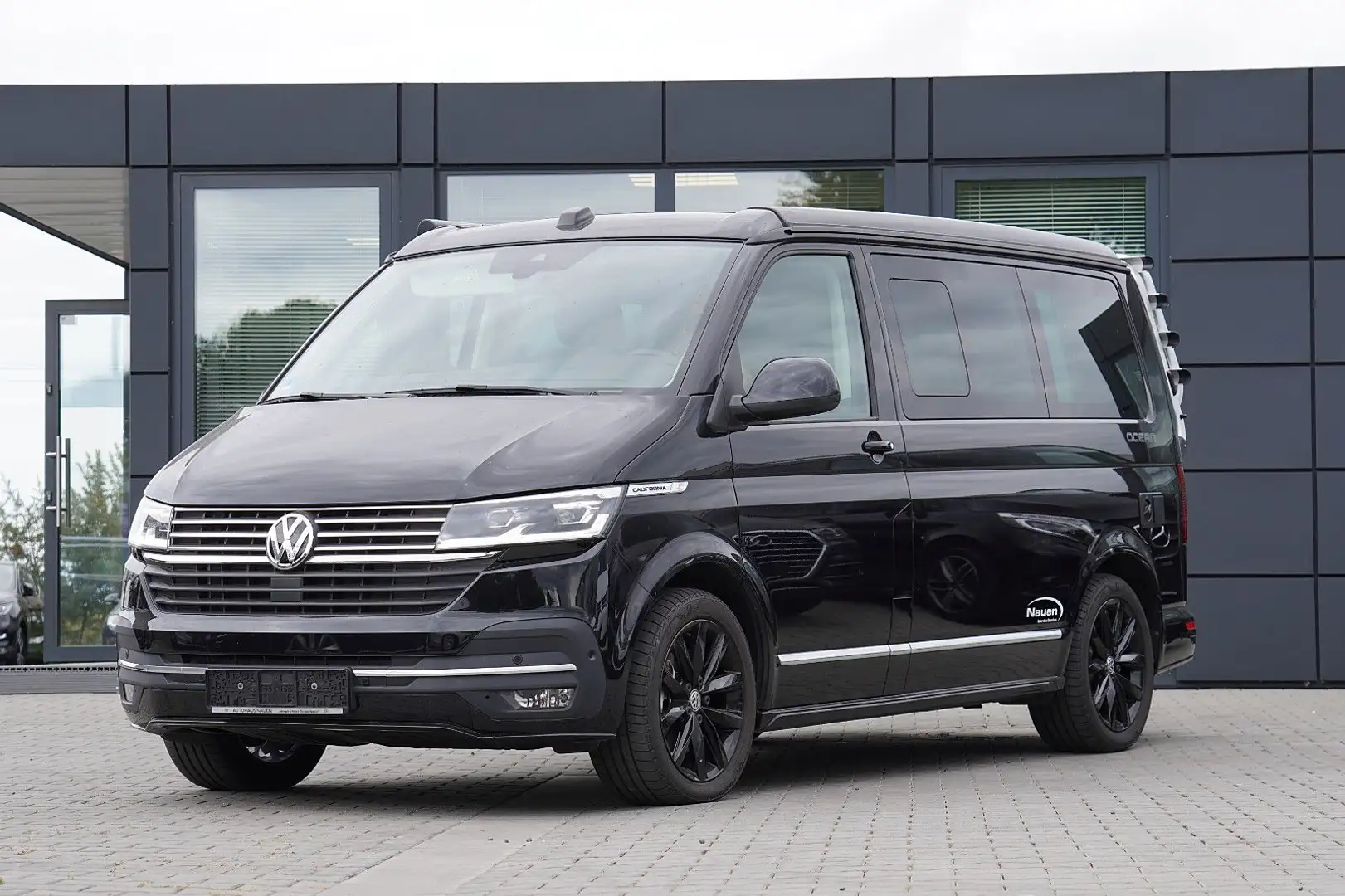 Volkswagen T7 California Schwarz - 2