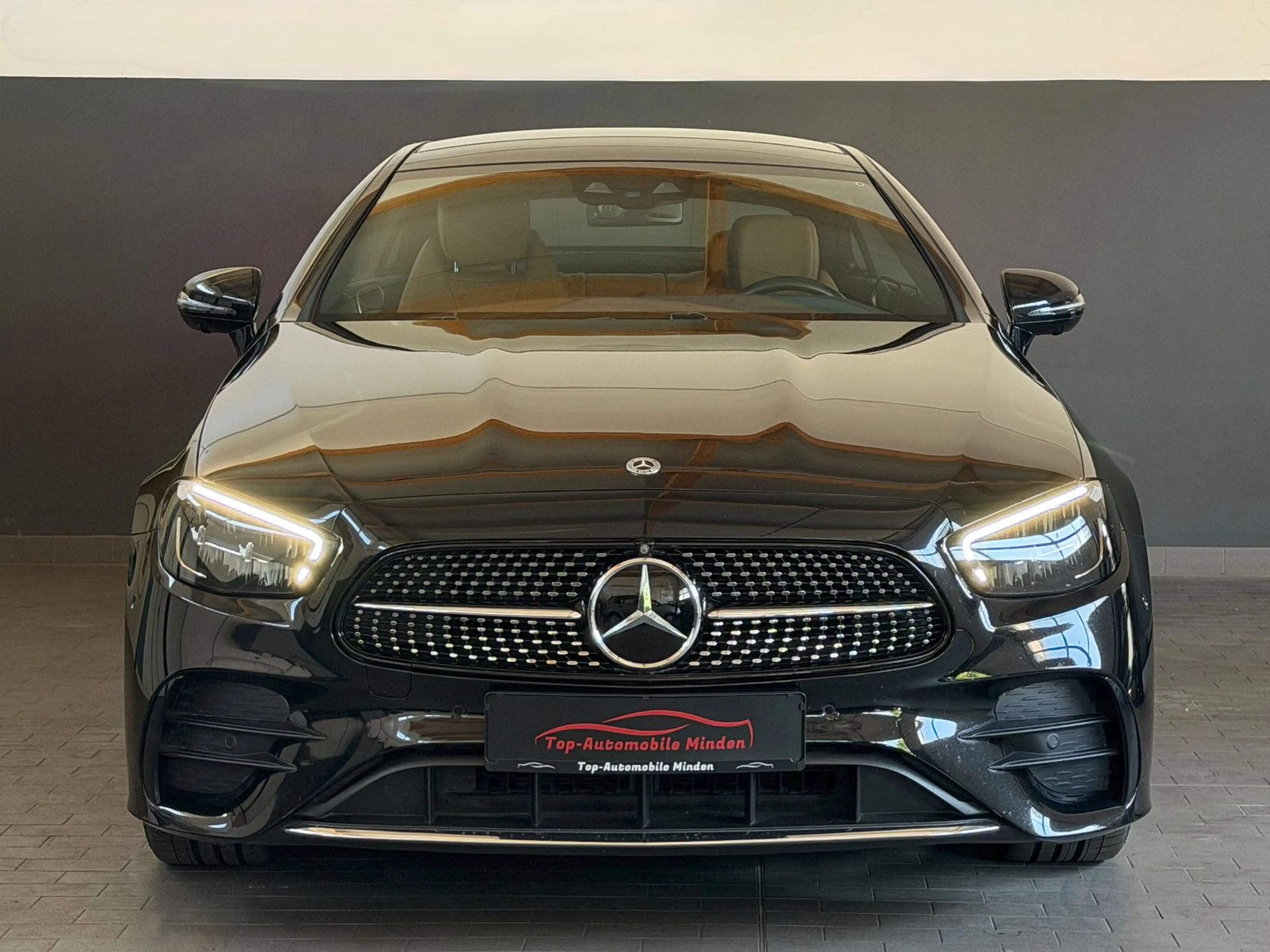 Mercedes-Benz E 450 COUPÉ /AMG/HEAD/PANO/360°/BURM./1.HAND — photo 2