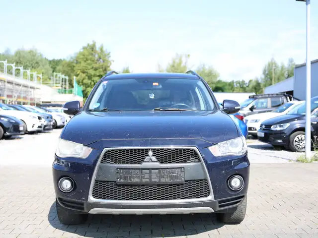 Mitsubishi Outlander 2.2 DI-D INSTYLE 4WD / 7-SITZER, XENON