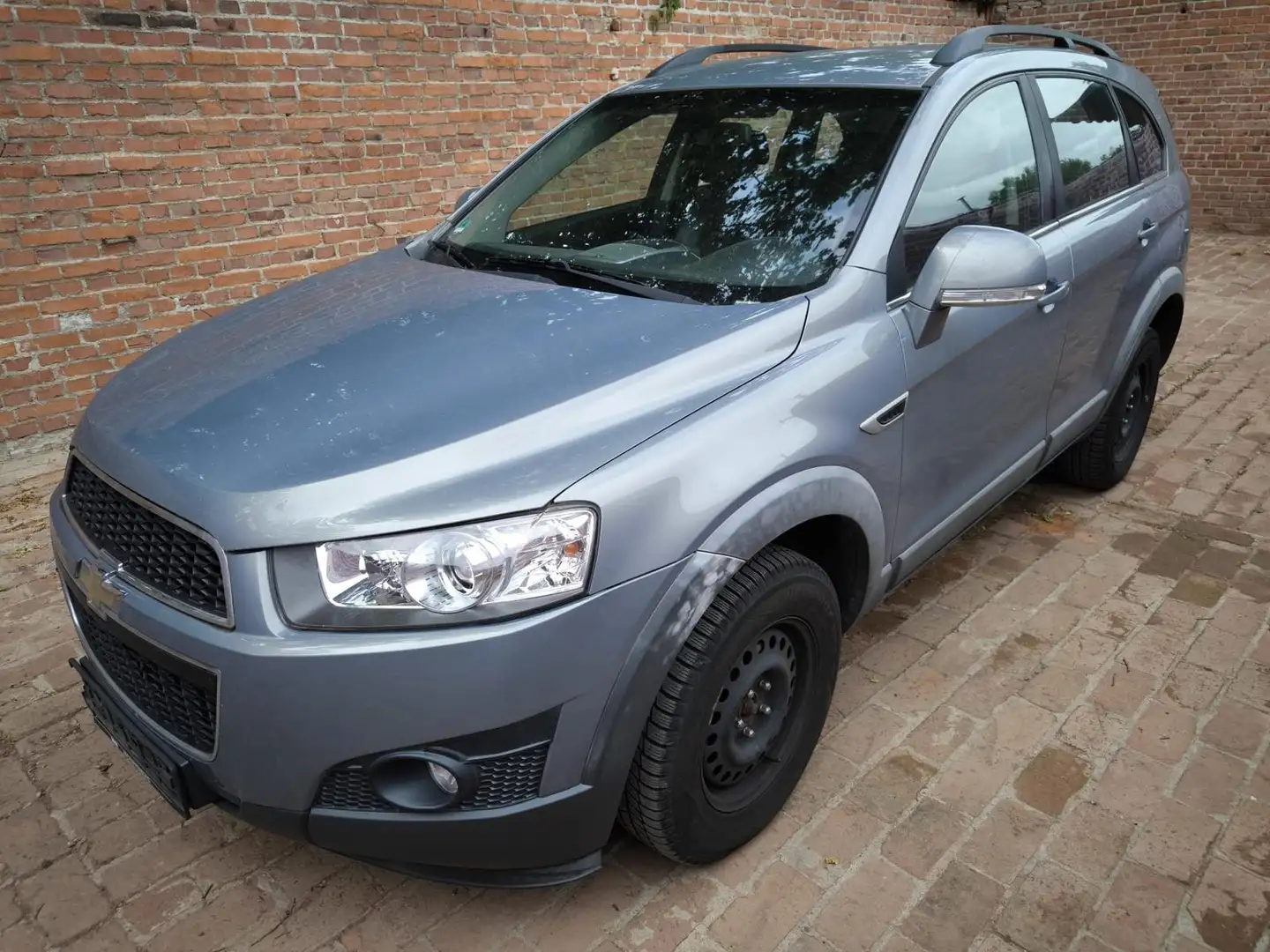 Chevrolet Captiva 2.4 LT 2WD 2.4i MKL leuchtet gelb 7Sitze Grey - 1