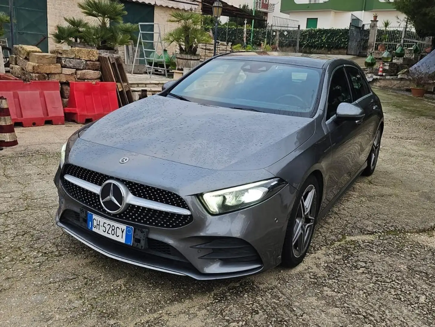 Mercedes-Benz A 180 A 180 d Premium auto AMG Grigio - 1