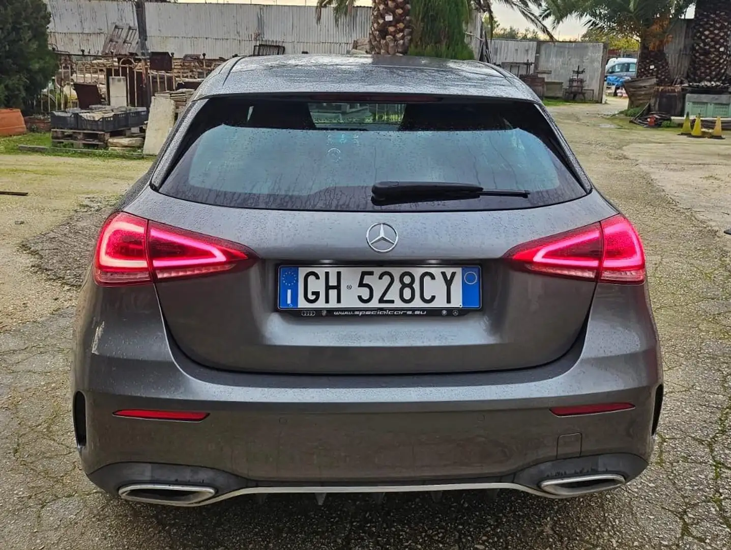 Mercedes-Benz A 180 A 180 d Premium auto AMG Grigio - 2