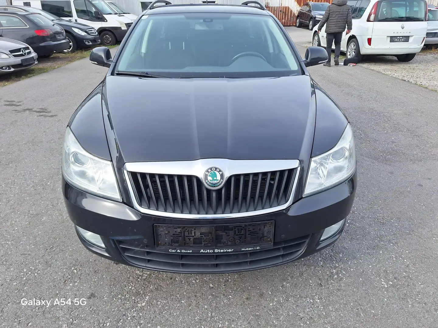 Skoda Octavia Combi 1,6 TDI 4x4,A.H.K Tem Sitzh,P.D.C Tüv neu Noir - 1