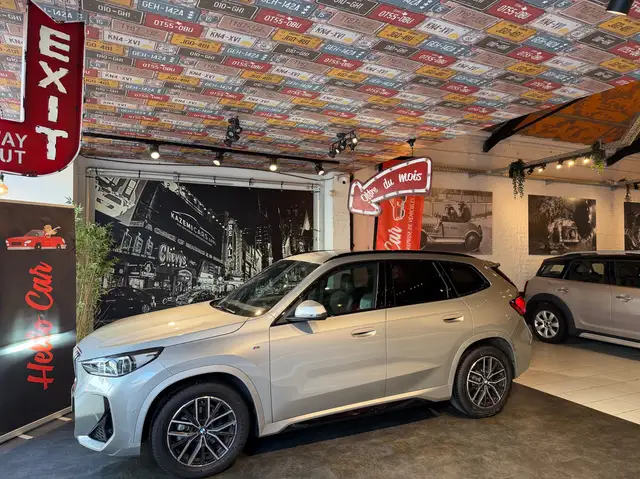 BMW X1 X1 1.5iA sDrive18i * PACK M * ETAT SHOWROOM *