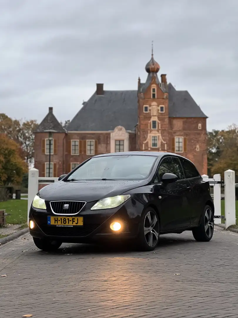 SEAT Ibiza 1.6 Reference Fekete - 2