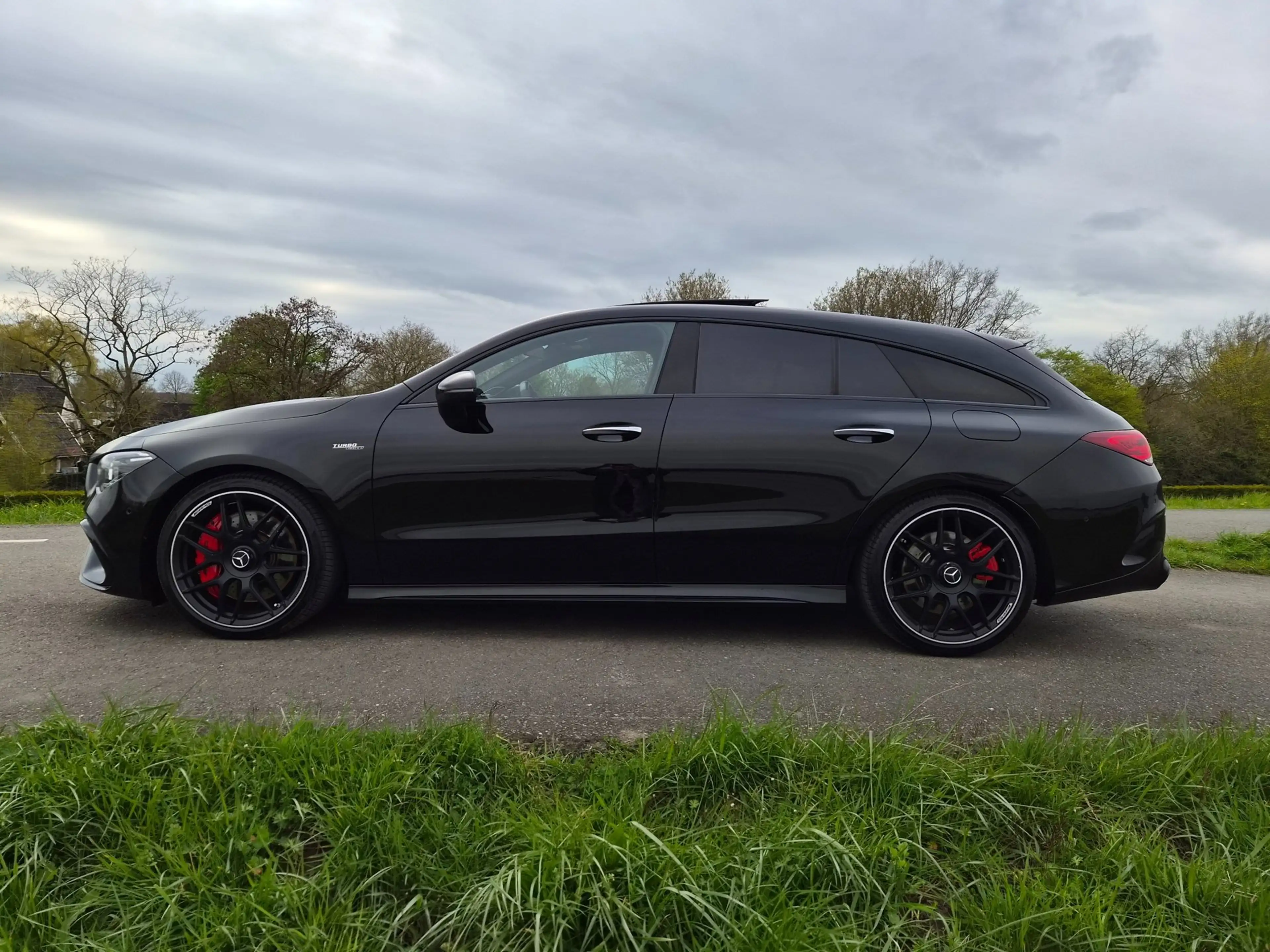 Mercedes-Benz CLA 45 AMG Shooting Brake S 4MATIC+ Premium Plus — photo 27