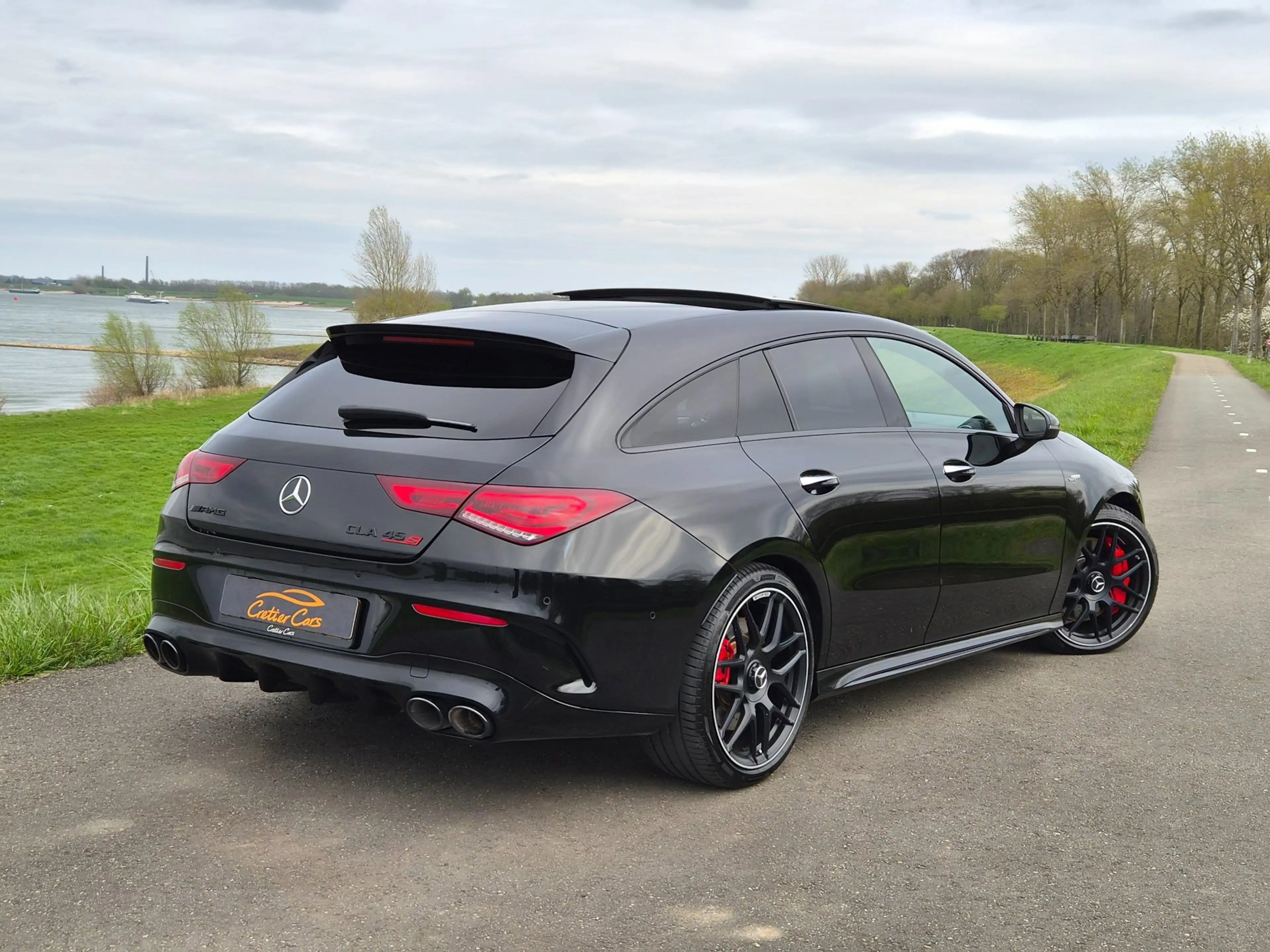Mercedes-Benz CLA 45 AMG Shooting Brake S 4MATIC+ Premium Plus — photo 3