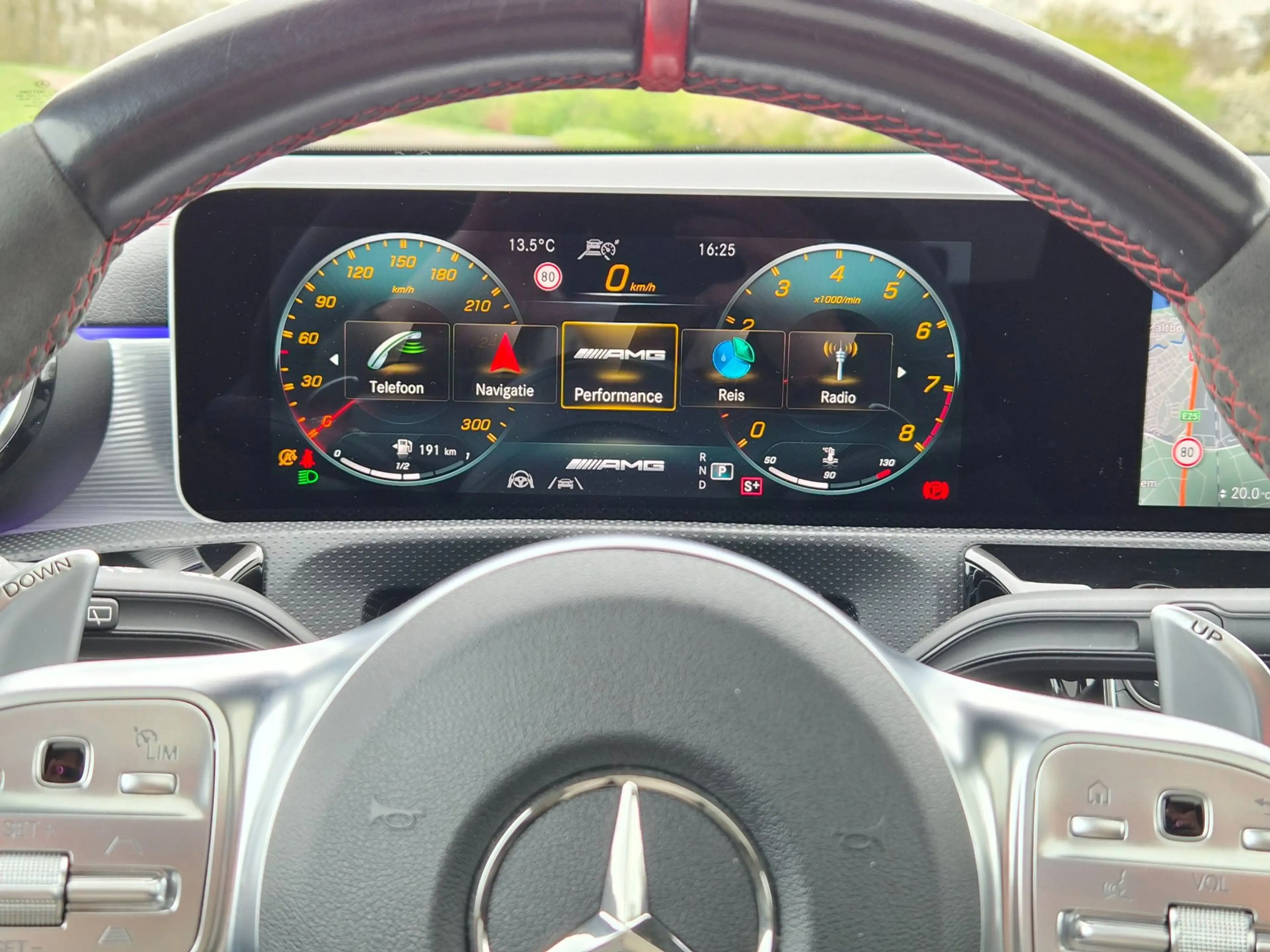 Mercedes-Benz CLA 45 AMG Shooting Brake S 4MATIC+ Premium Plus — photo 46