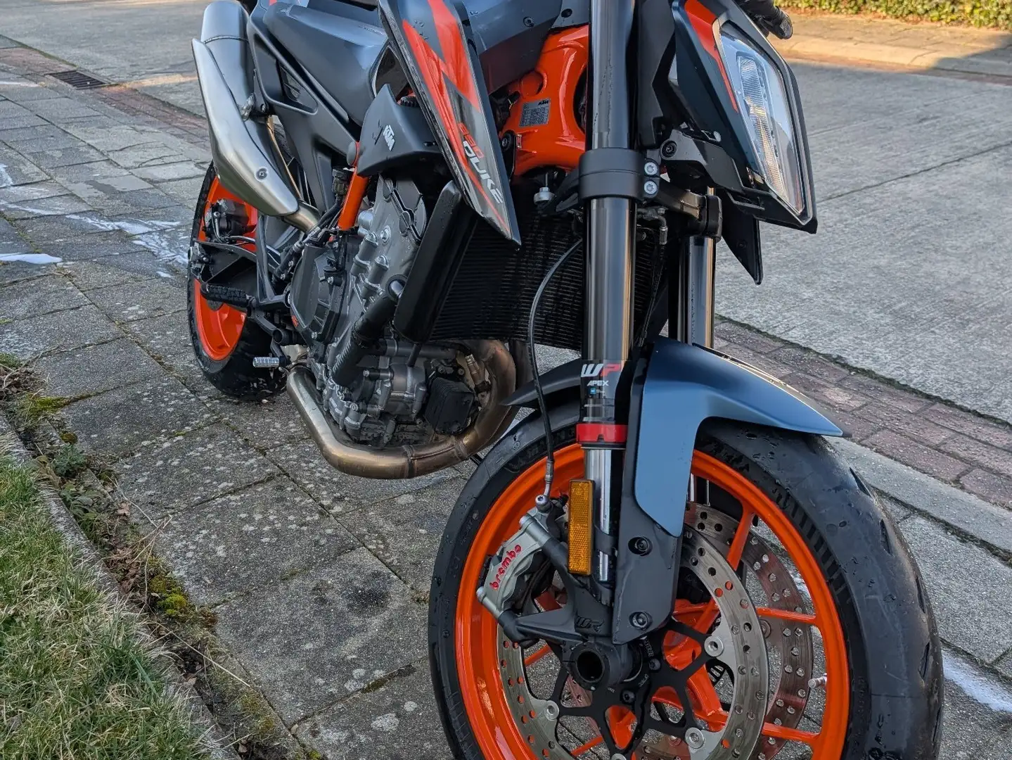 KTM 890 Duke R Fekete - 2