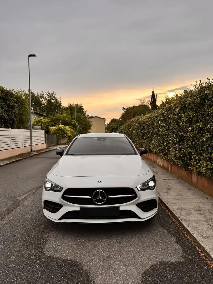 Mercedes-Benz CLA 250 Shooting Brake e phev (eq-power) Premium auto Bianco - 1