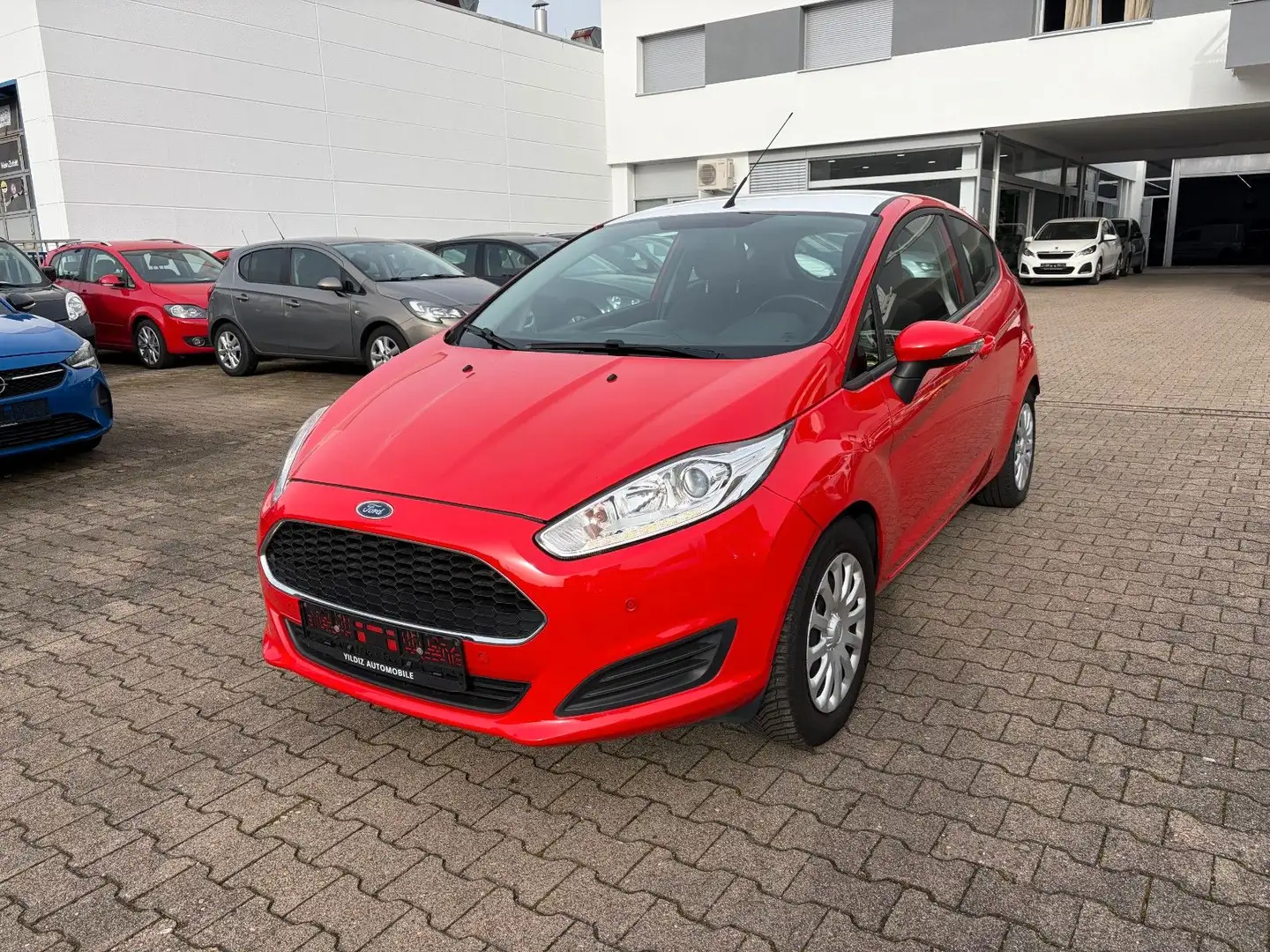 Ford Fiesta Trend*ERSTE HAND*BLUETOOTH* Rouge - 1