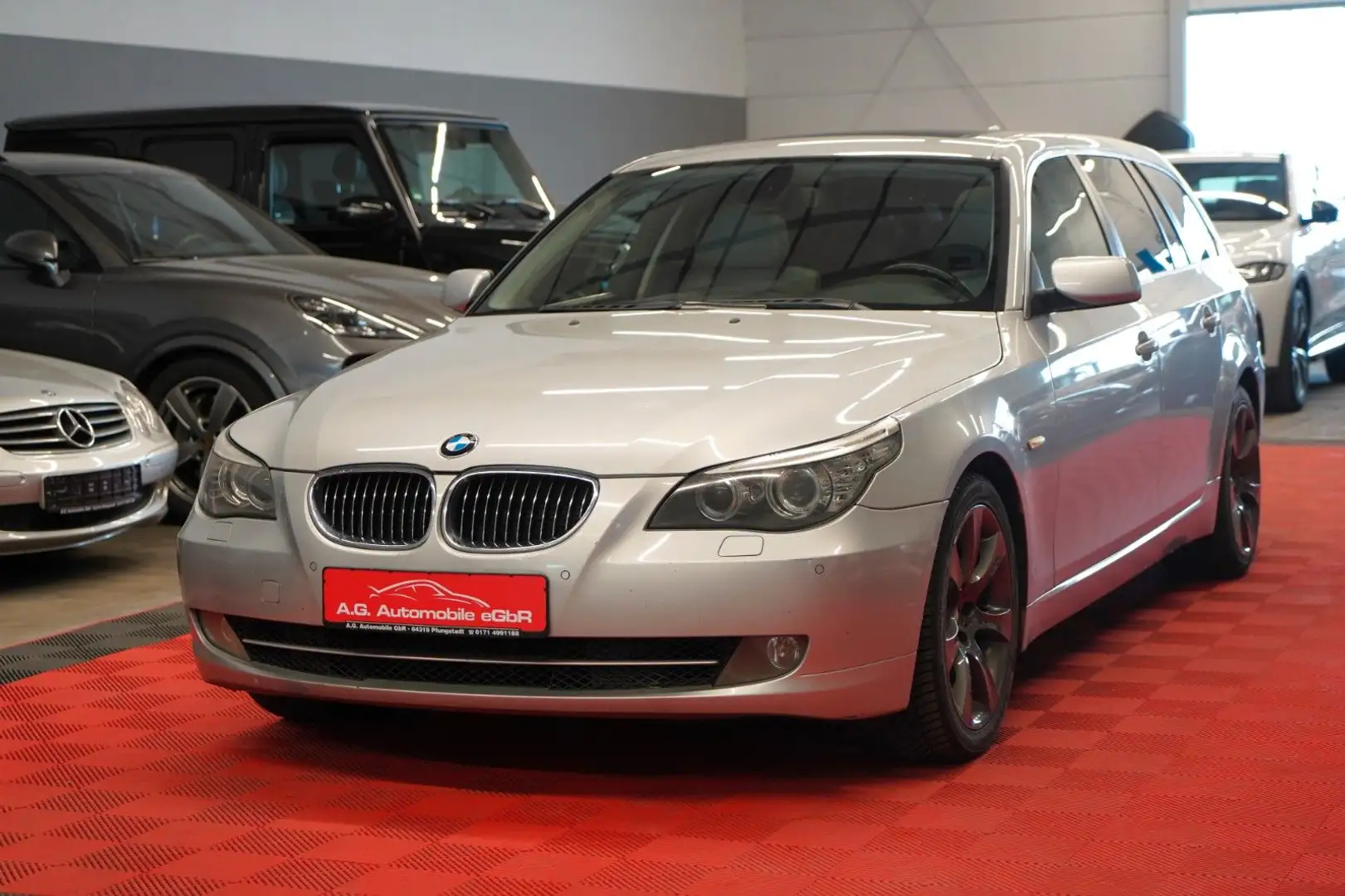 BMW 525 i E61 Touring Bi-Xenon*Navi*Tempomat* Argent - 1