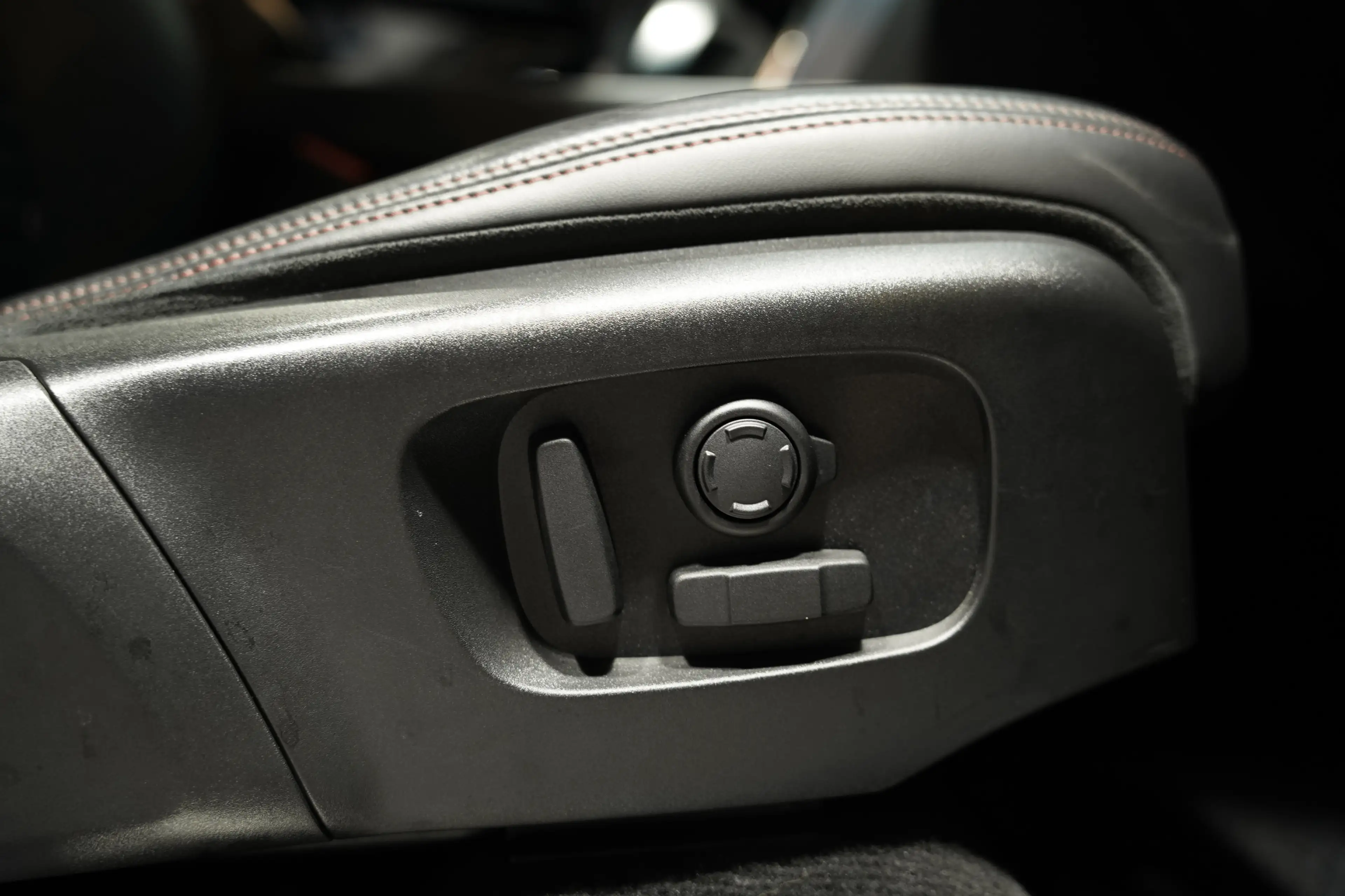 Land Rover Discovery Sport AWD R Dynamic *ACC *Memory *360° — photo 14