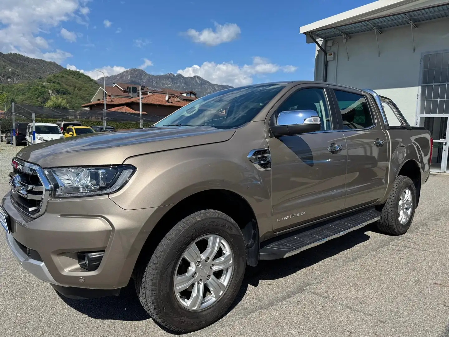Ford Ranger 2.0 DOUBLE CAB LIMITED 170CV AUTO Marrone - 1