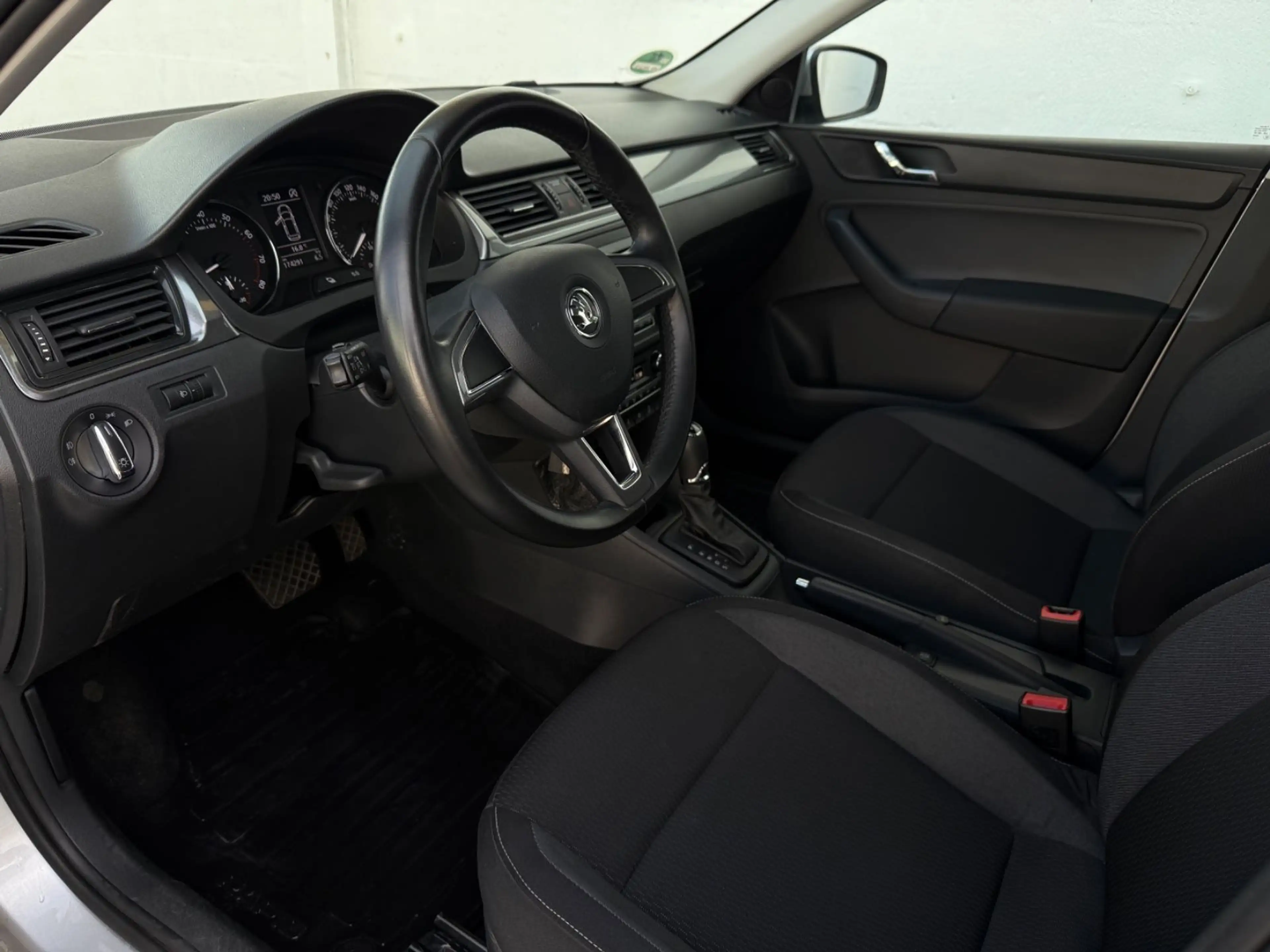 Skoda Rapid/Spaceback Spaceback Ambition *1.HAND*SCHECKHEFT*DSG* — photo 5