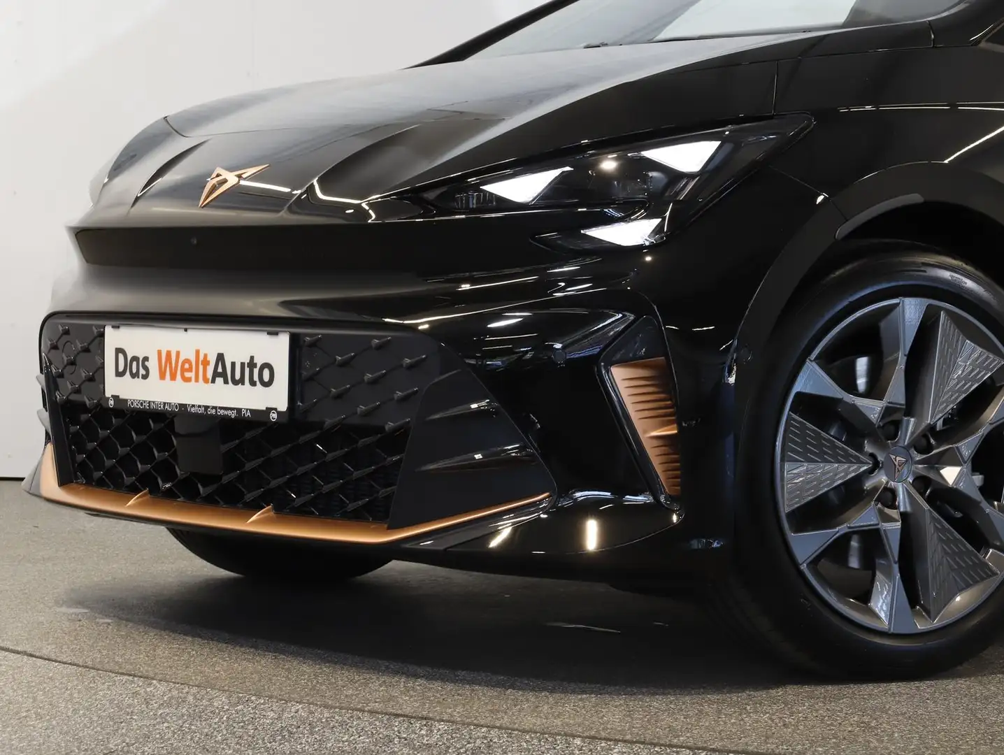 CUPRA Born PLUS 58/61 140kW/190PS Schwarz - 2