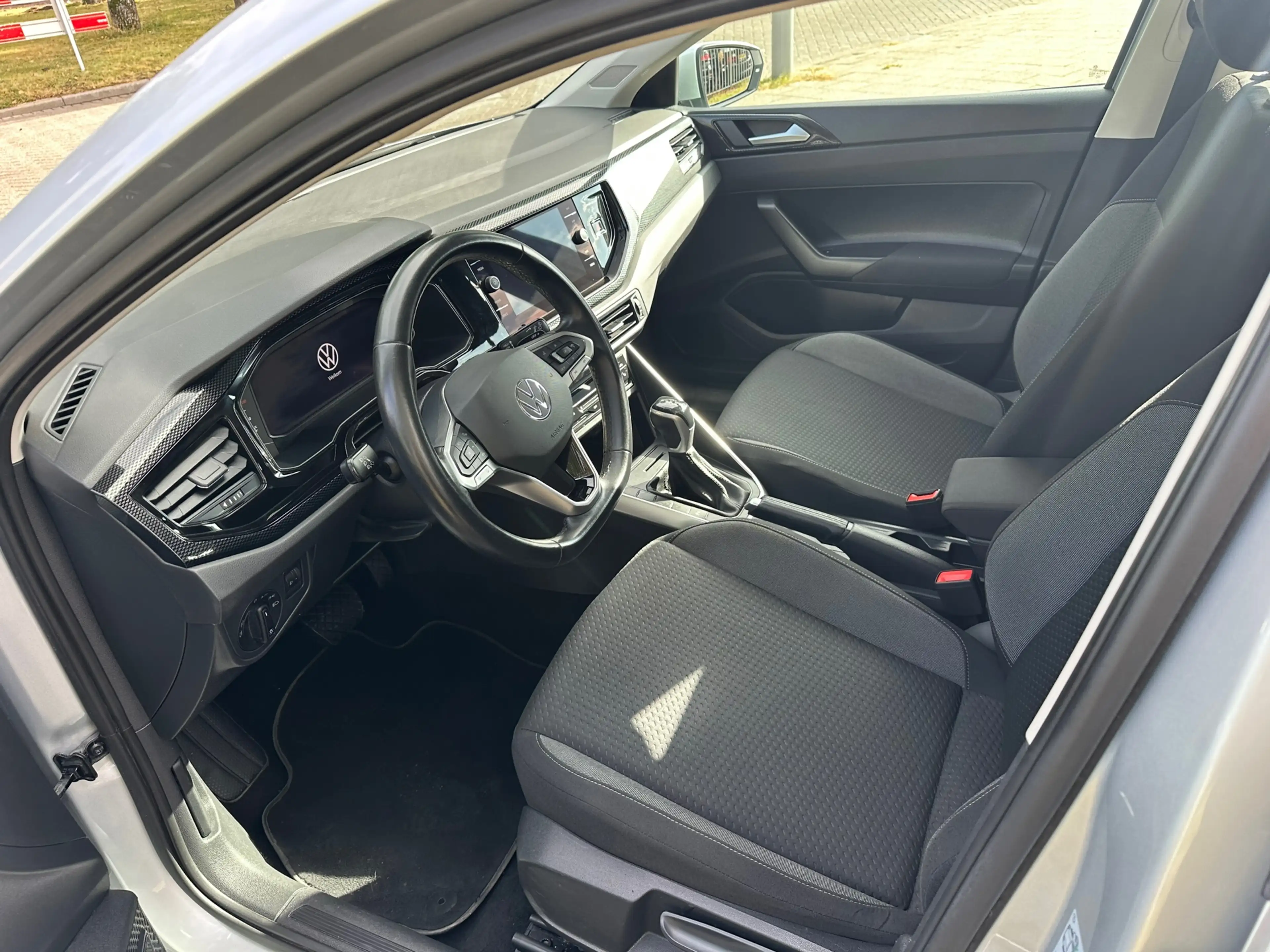 Volkswagen Polo 1.0 TSI Life Business — photo 10