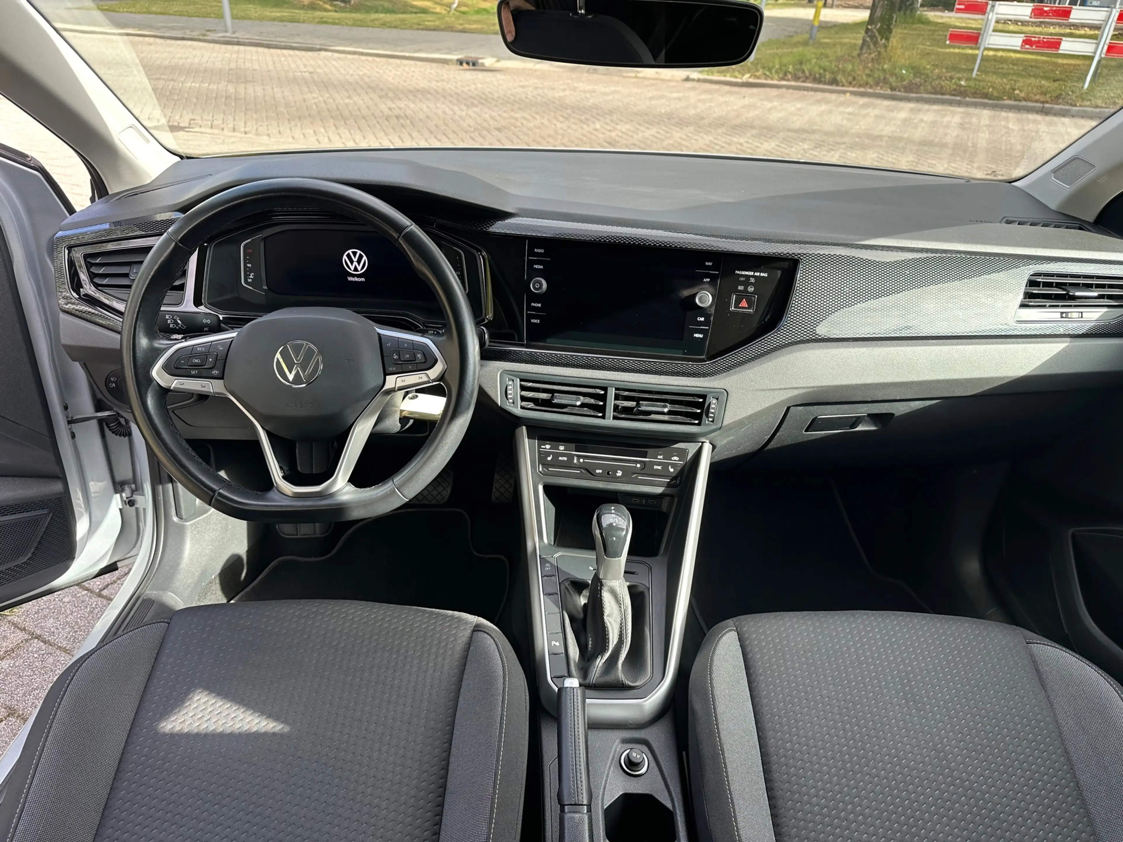 Volkswagen Polo 1.0 TSI Life Business — photo 13