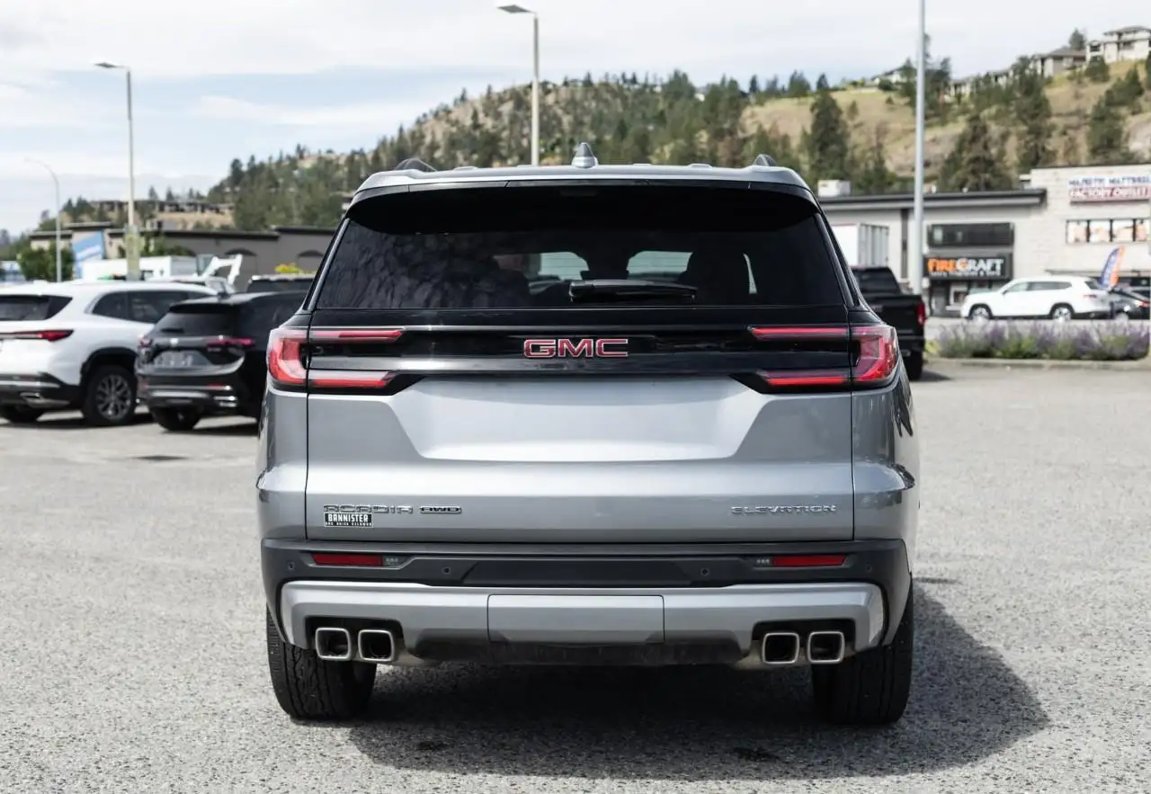 GMC Acadia снимка GMC Acadia