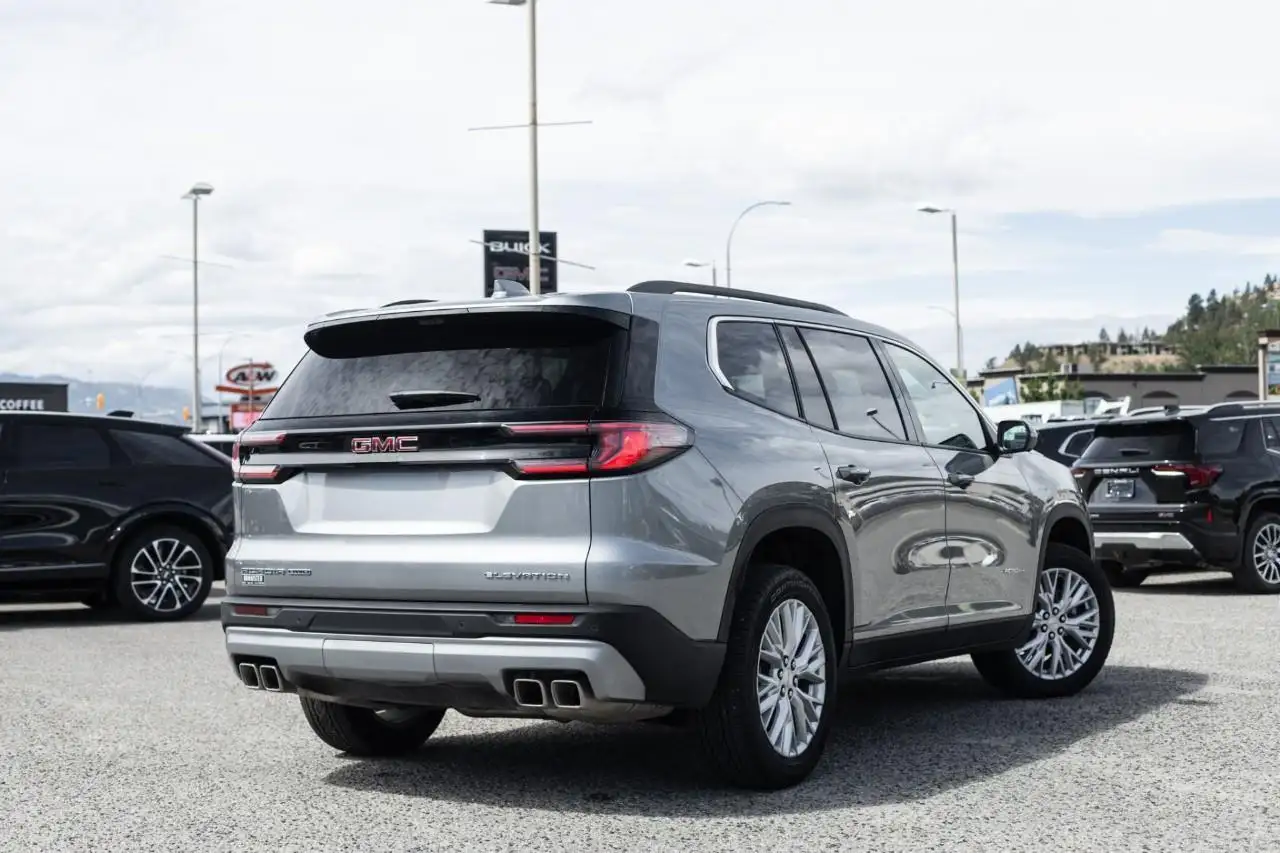 GMC Acadia снимка GMC Acadia