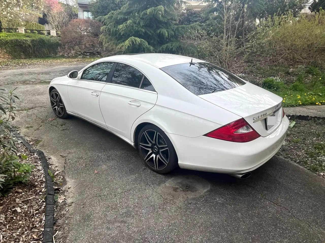 Mercedes-Benz CLS снимка Mercedes-Benz CLS