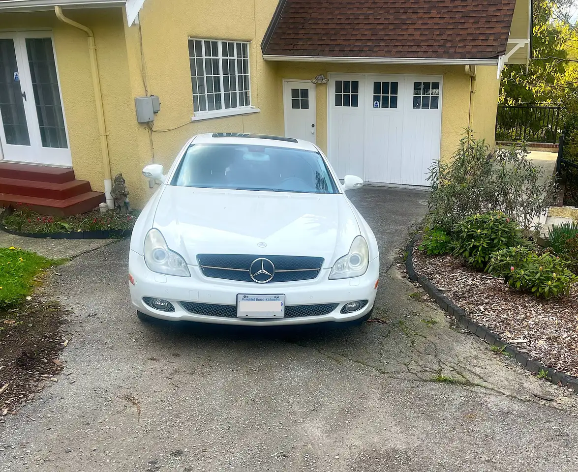 Mercedes-Benz CLS снимка Mercedes-Benz CLS