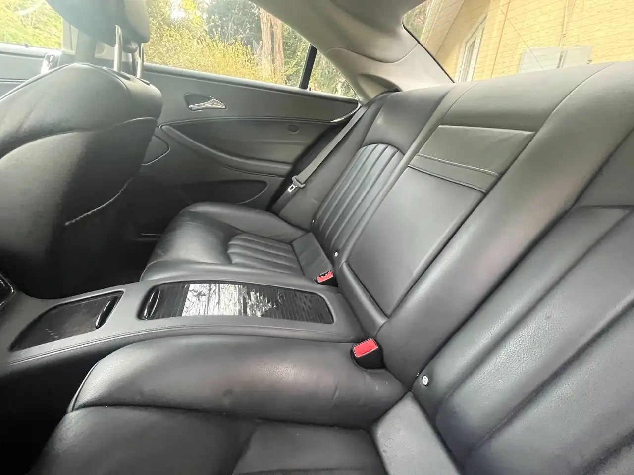Mercedes-Benz CLS снимка Mercedes-Benz CLS