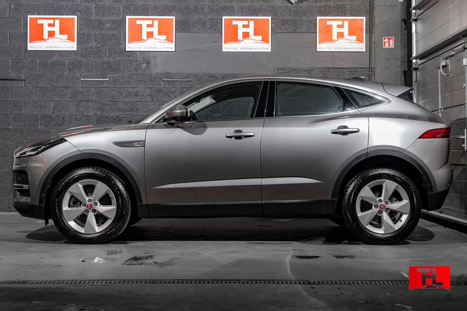 Jaguar E-Pace P160 S Auto Leather/Camera/Apple... Grijs - 2