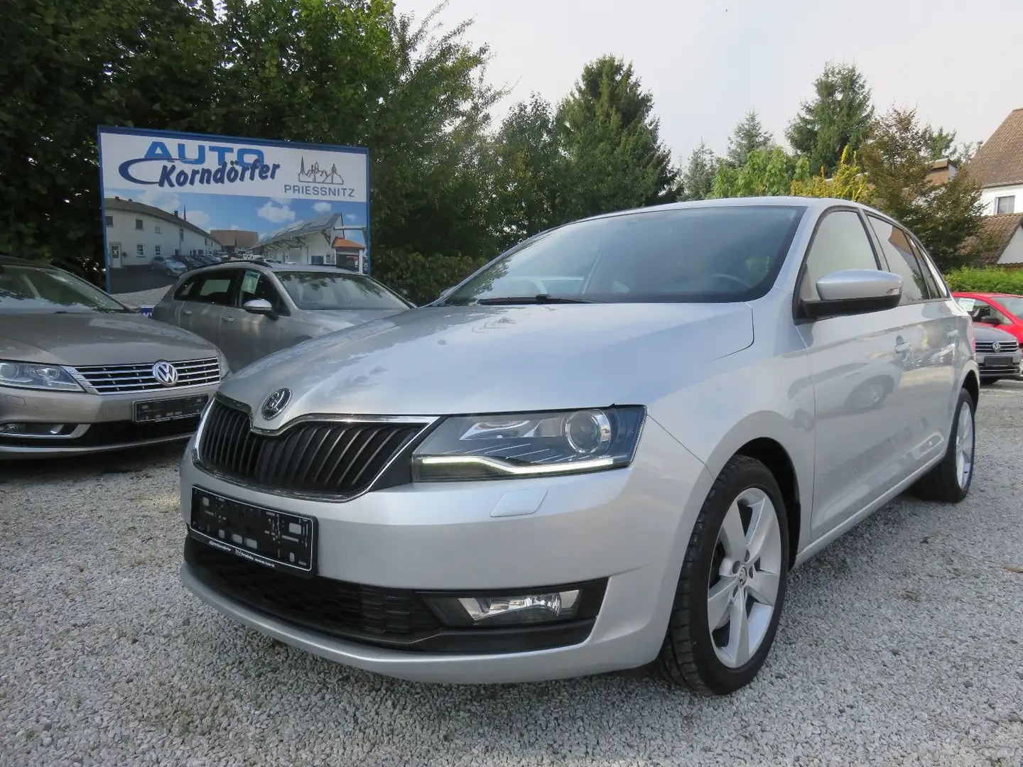 Skoda Rapid/Spaceback Spaceback Ambition Silber - 1