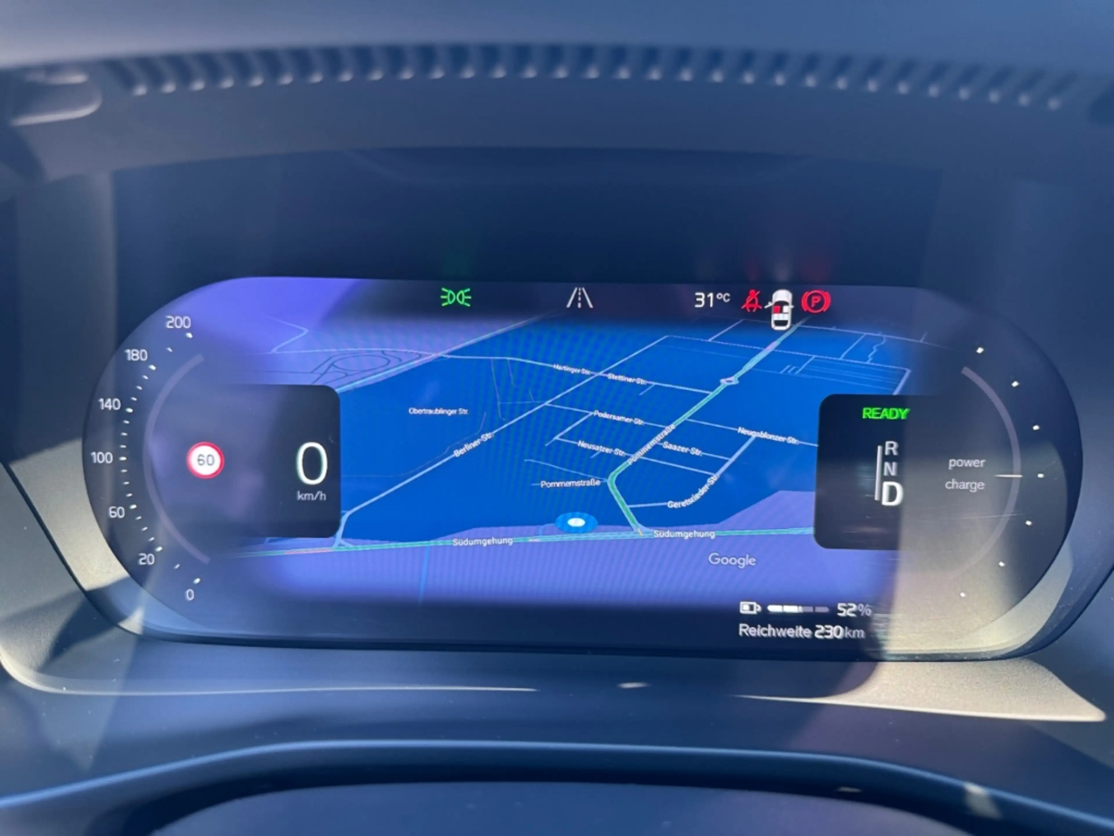 Volvo C40 Plus Recharge StandHZG Digitales Cockpit LED — photo 14