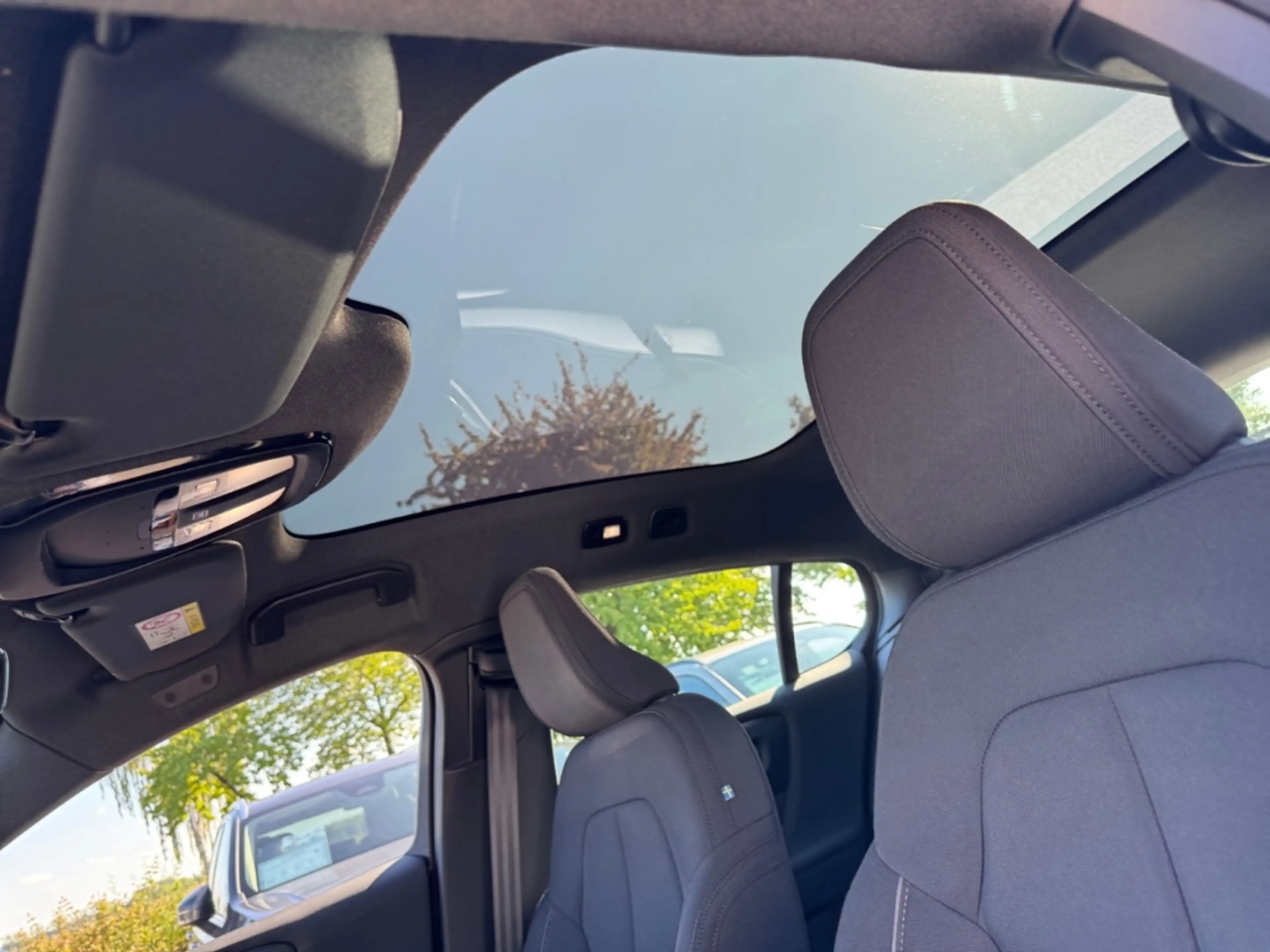 Volvo C40 Plus Recharge StandHZG Digitales Cockpit LED — photo 13