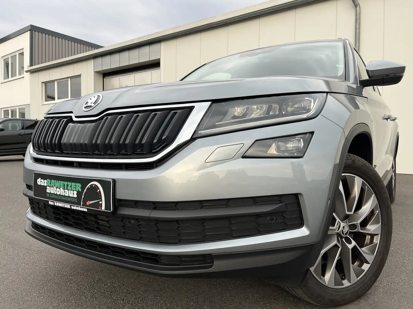 Skoda Kodiaq 2.0 TSI DSG 4x4 Ambition Clever 225€ m. 20% Anza Grau - 1
