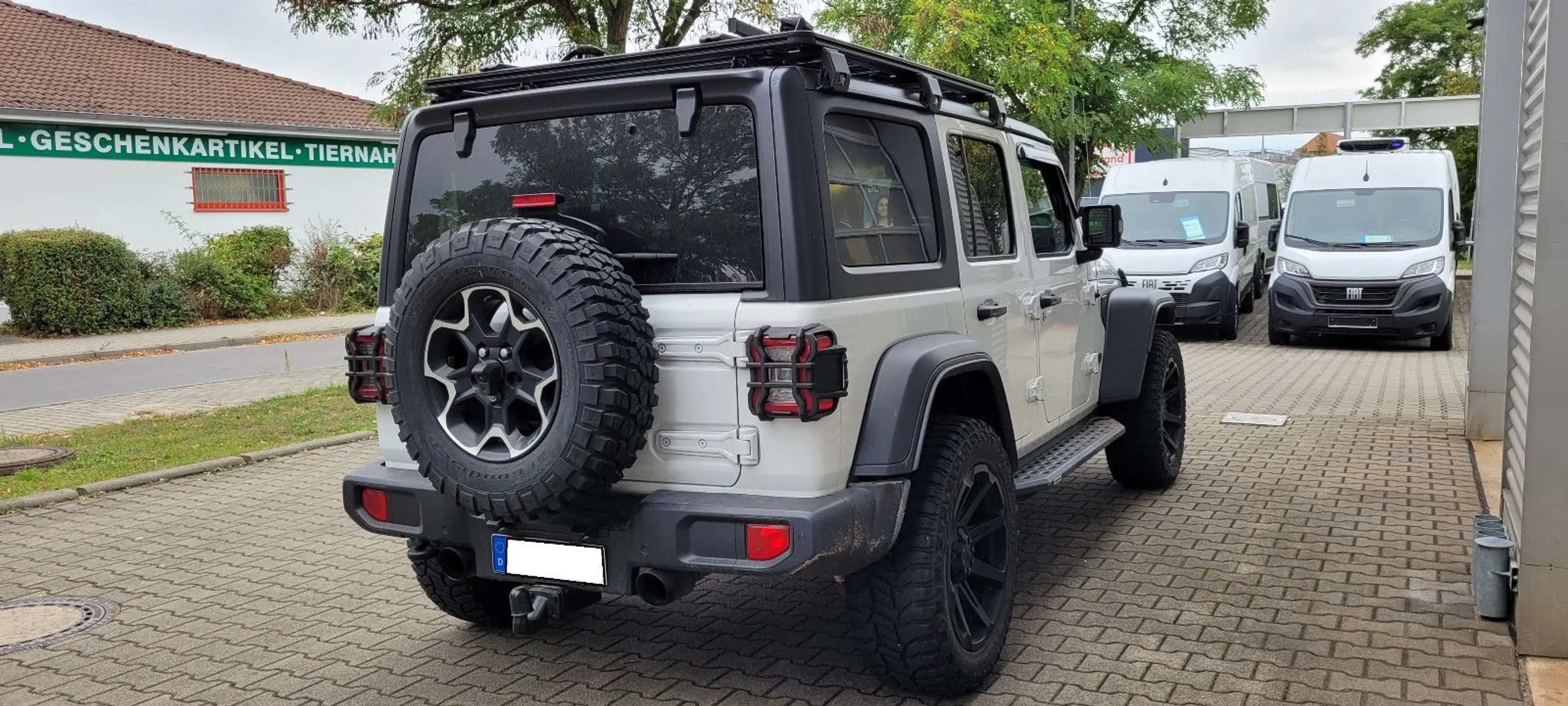 Jeep Wrangler Unlimited Plug-In Hybrid Rubicon — photo 5