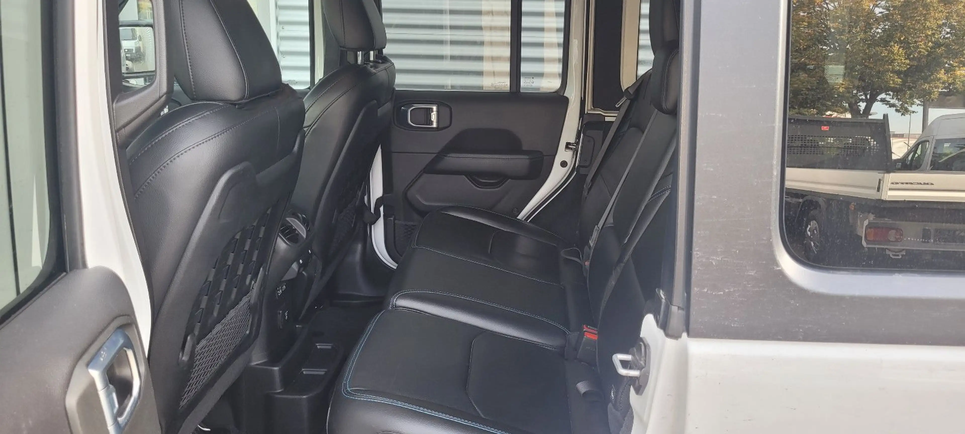 Jeep Wrangler Unlimited Plug-In Hybrid Rubicon — photo 7