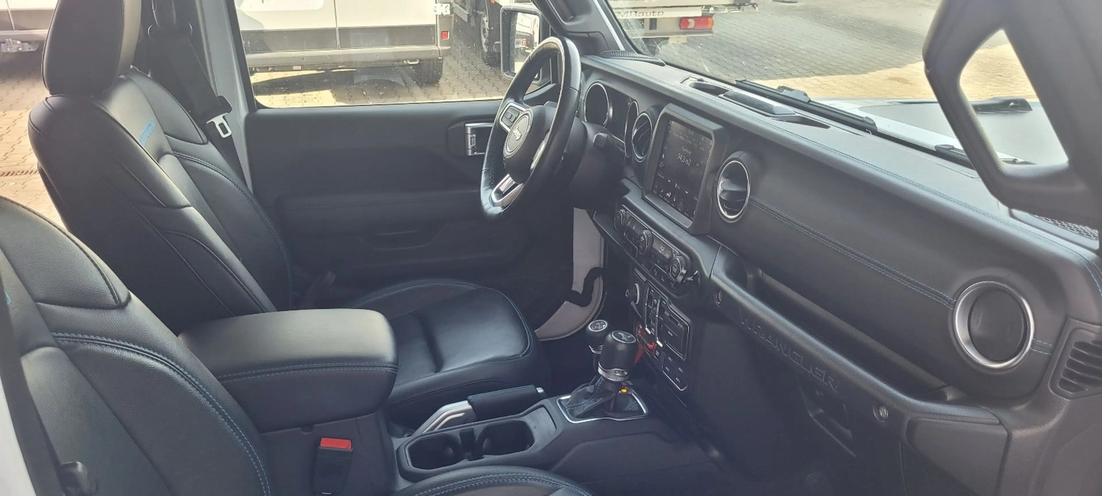 Jeep Wrangler Unlimited Plug-In Hybrid Rubicon — photo 8