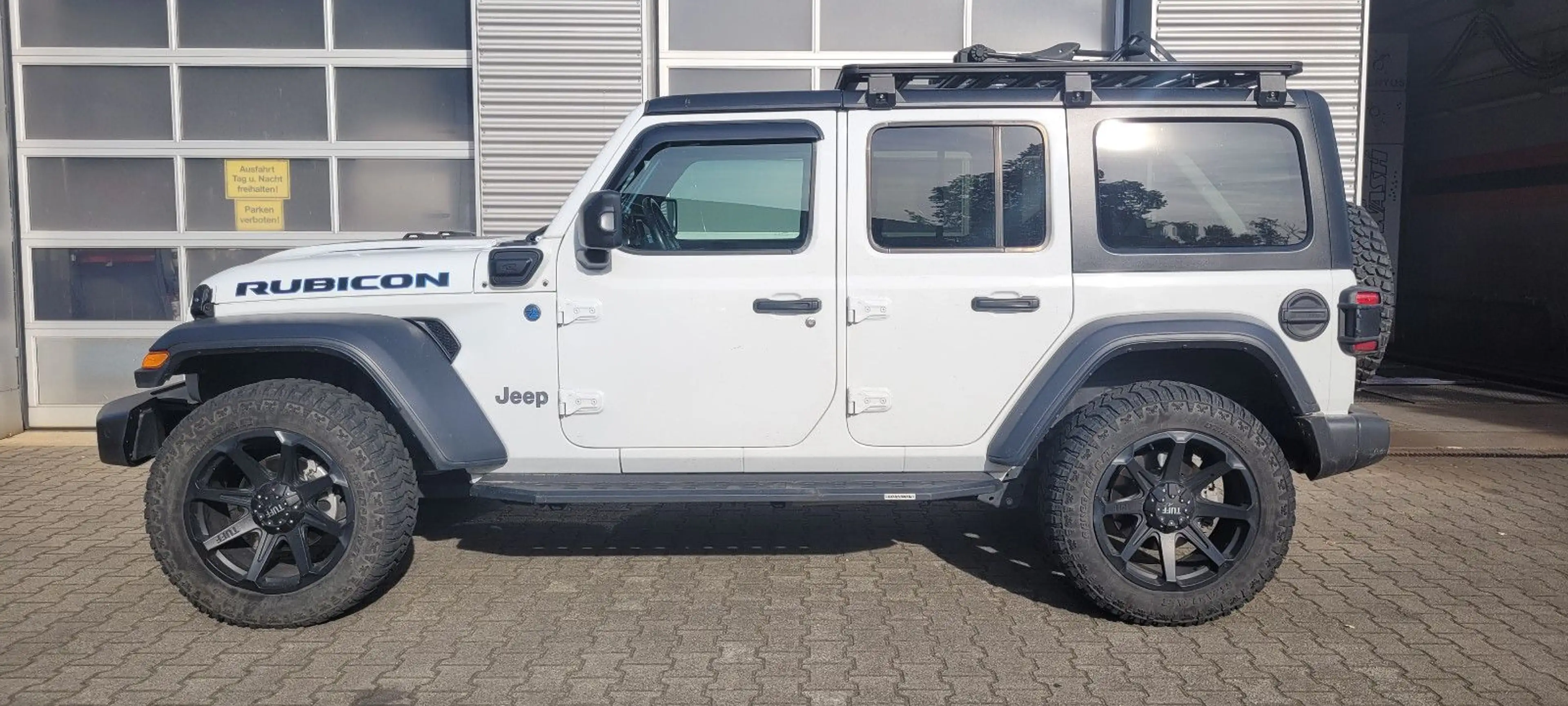 Jeep Wrangler Unlimited Plug-In Hybrid Rubicon — photo 3