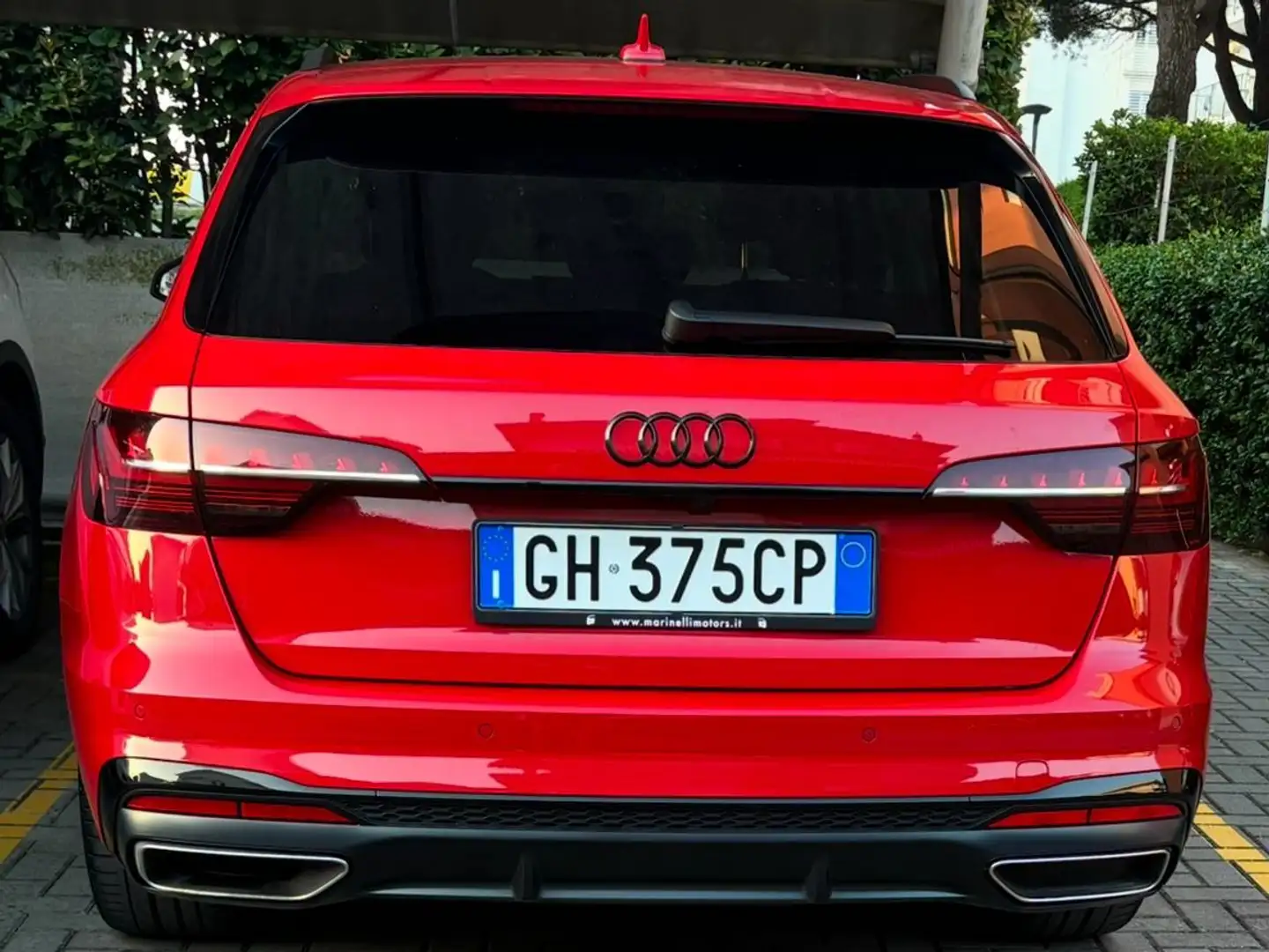 Audi A4 S Line Rosso - 2