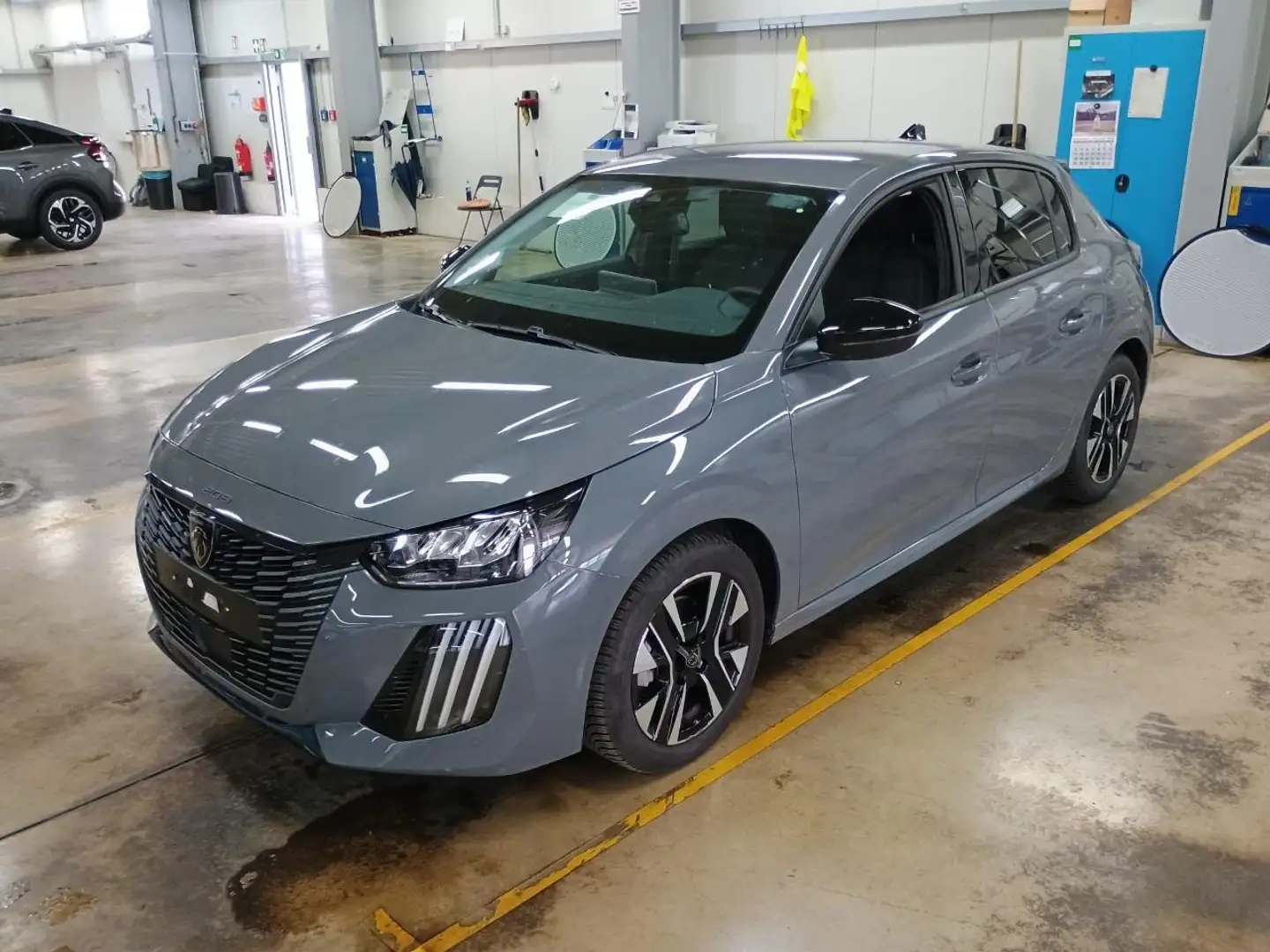 Peugeot 208 PureTech 100  Allure - 2