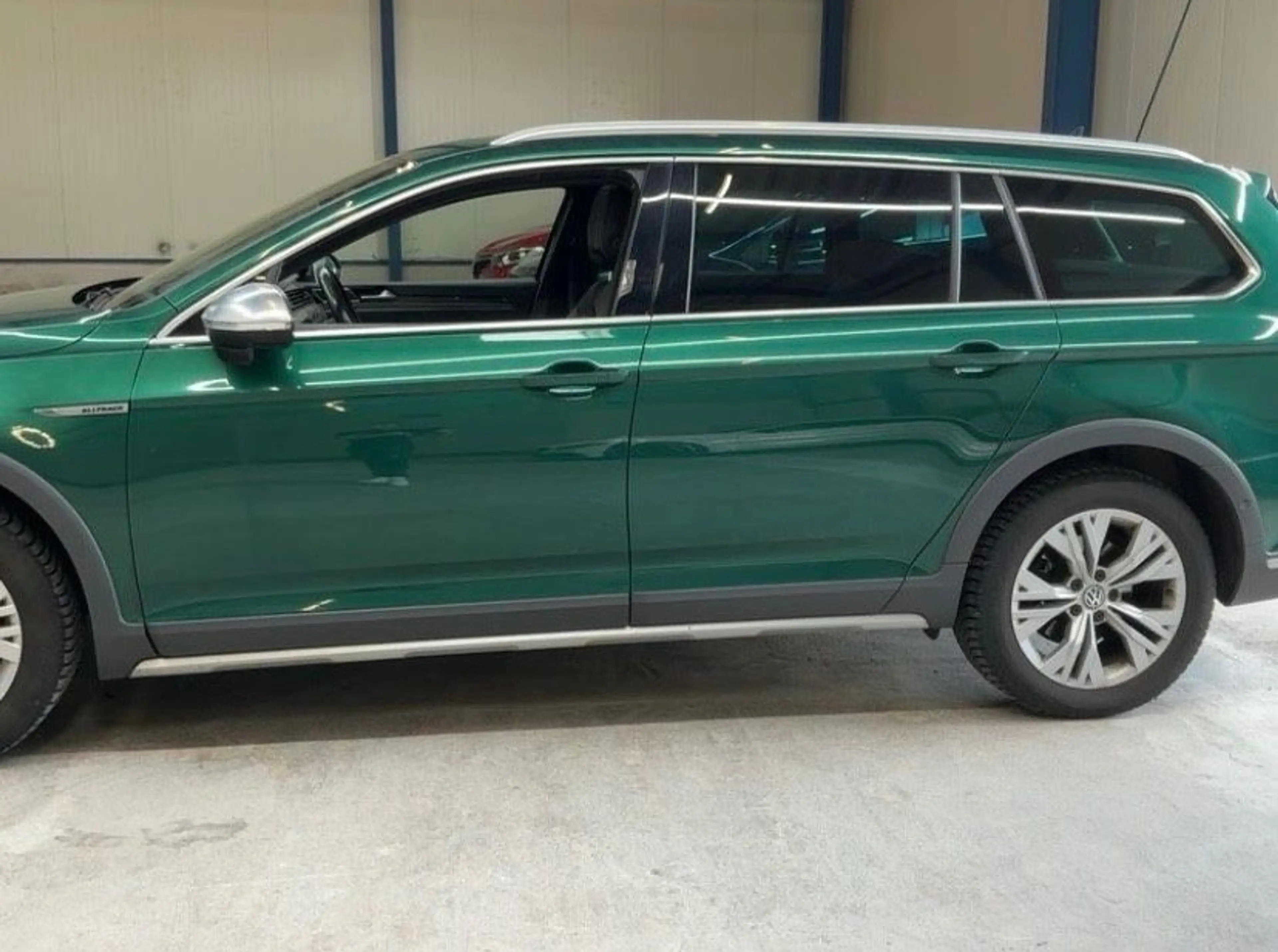 Volkswagen Passat Alltrack — photo 3
