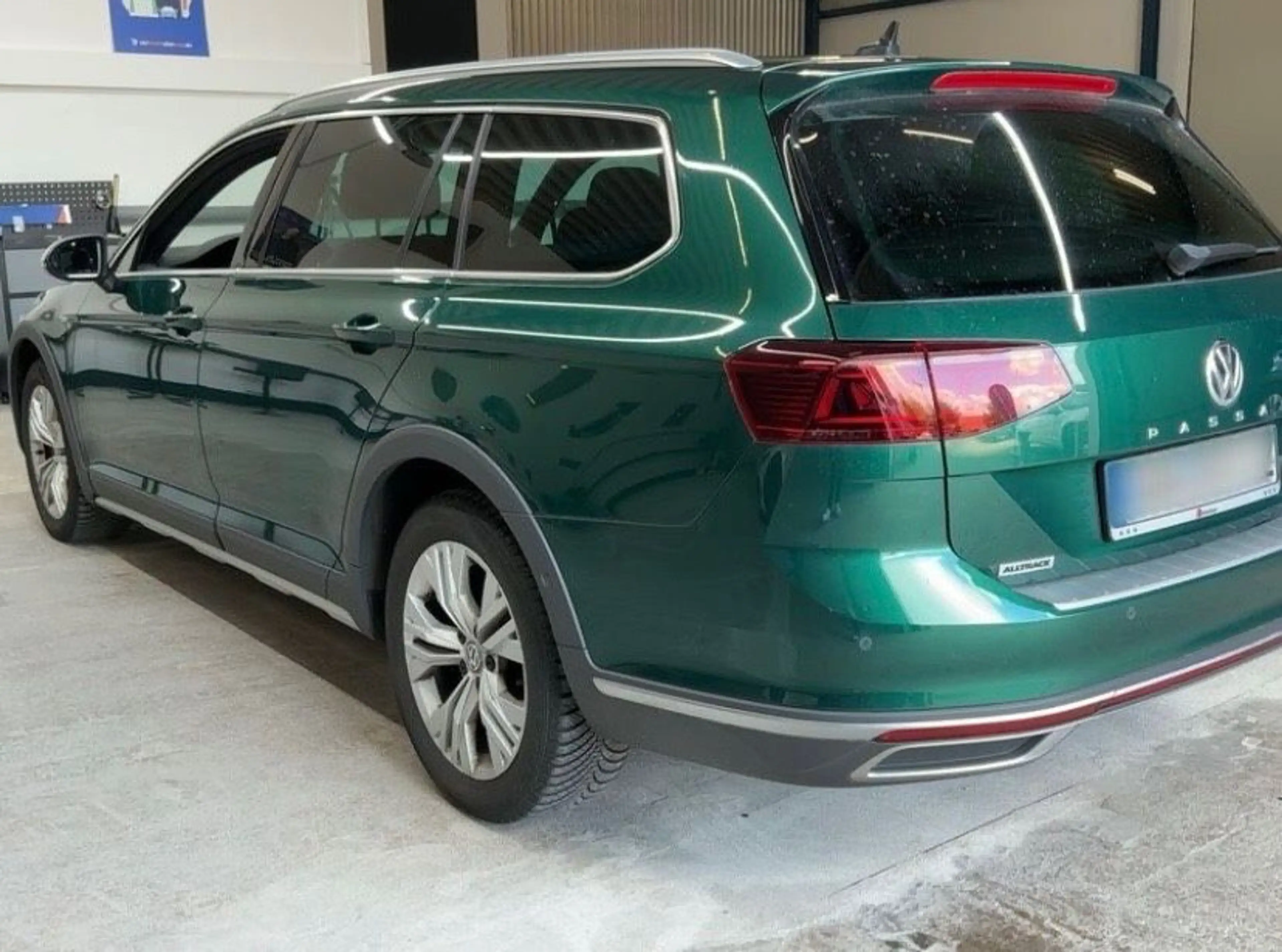Volkswagen Passat Alltrack — photo 5