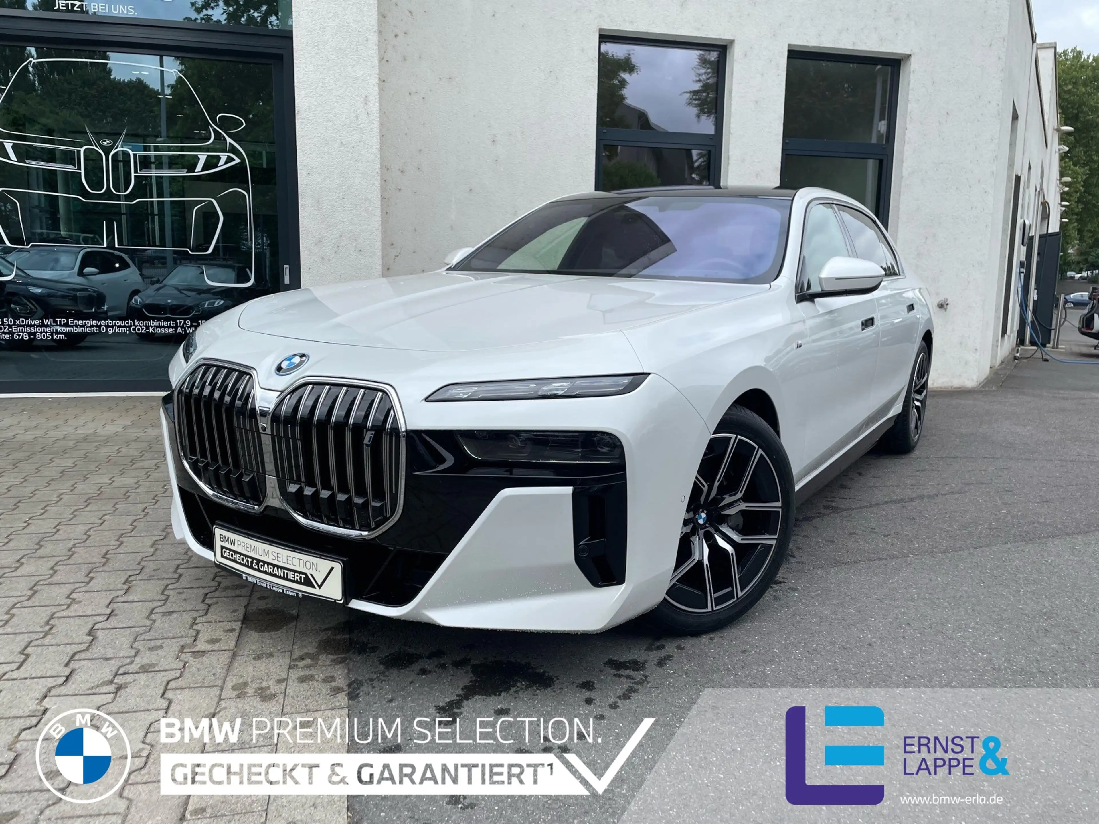 BMW i7 xDrive60 Limo M Sport || Sky Lounge Massage