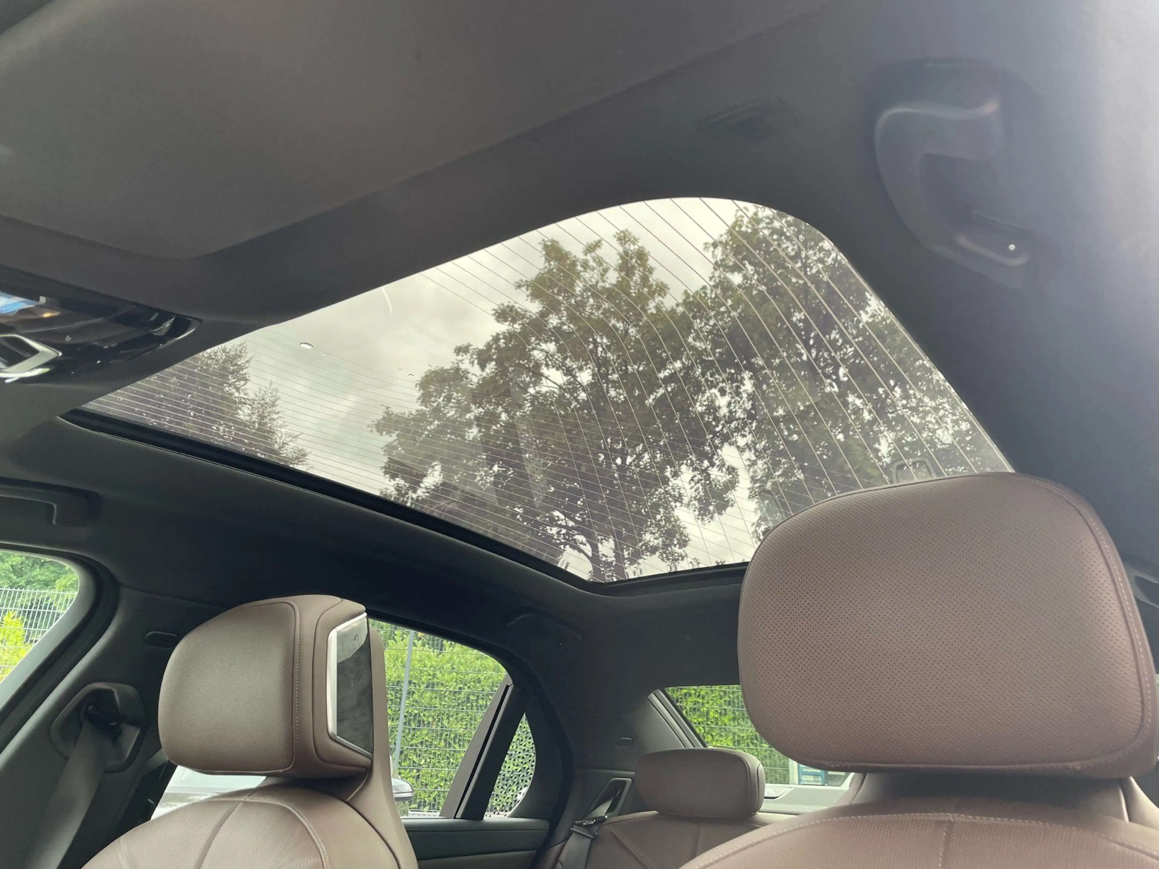 BMW i7 xDrive60 Limo M Sport || Sky Lounge Massage — photo 11
