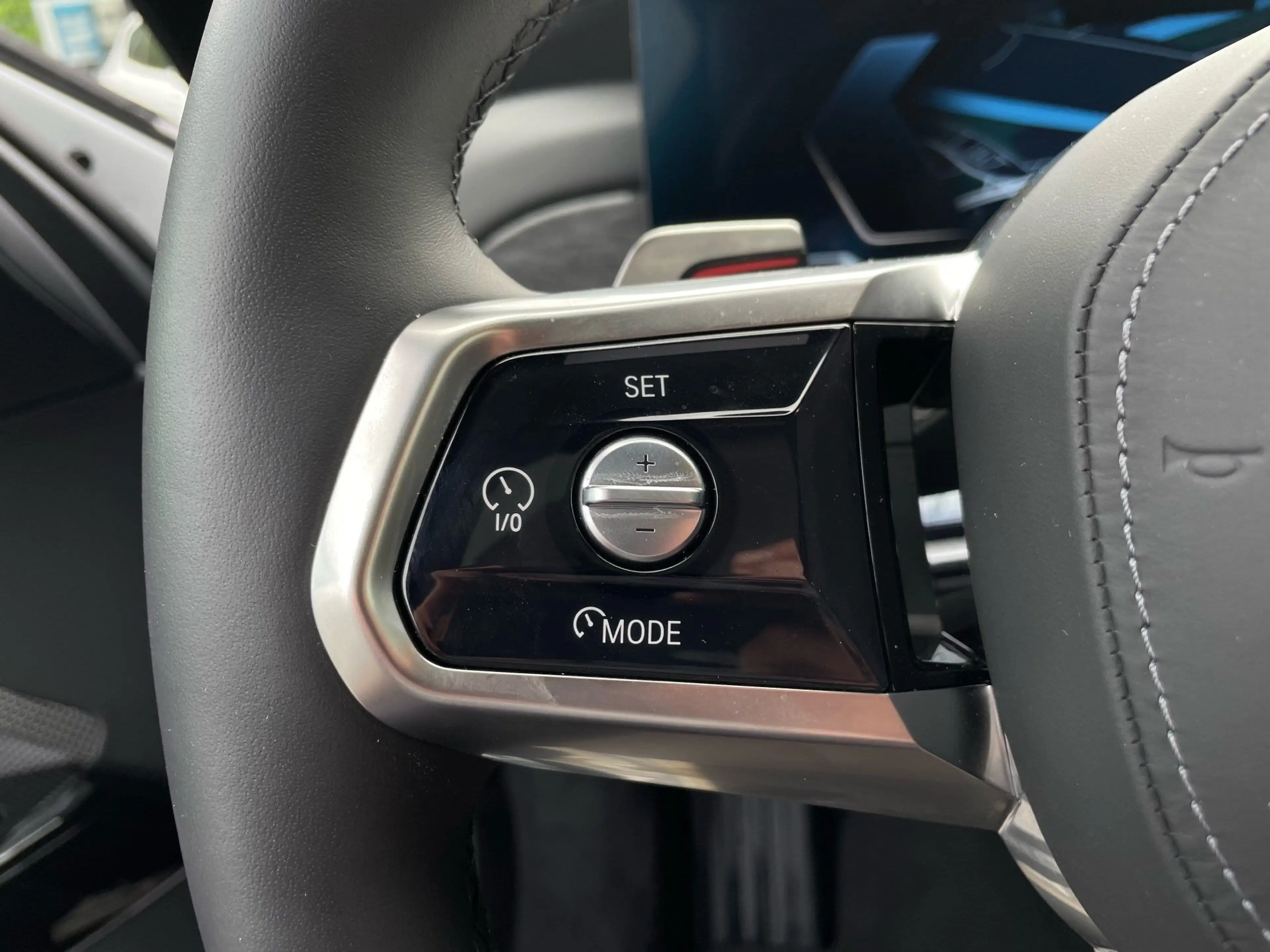 BMW i7 xDrive60 Limo M Sport || Sky Lounge Massage — photo 13