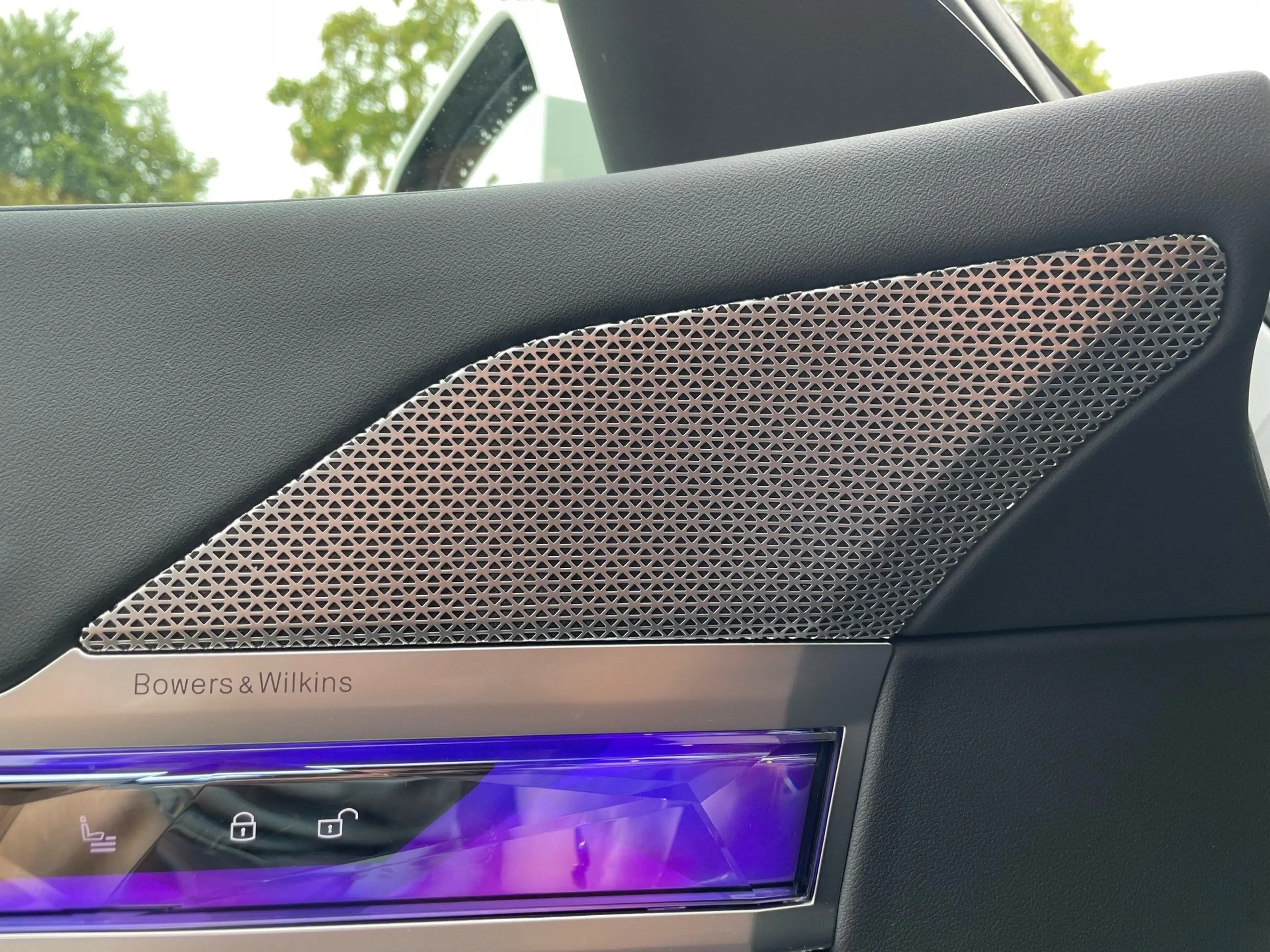 BMW i7 xDrive60 Limo M Sport || Sky Lounge Massage — photo 9