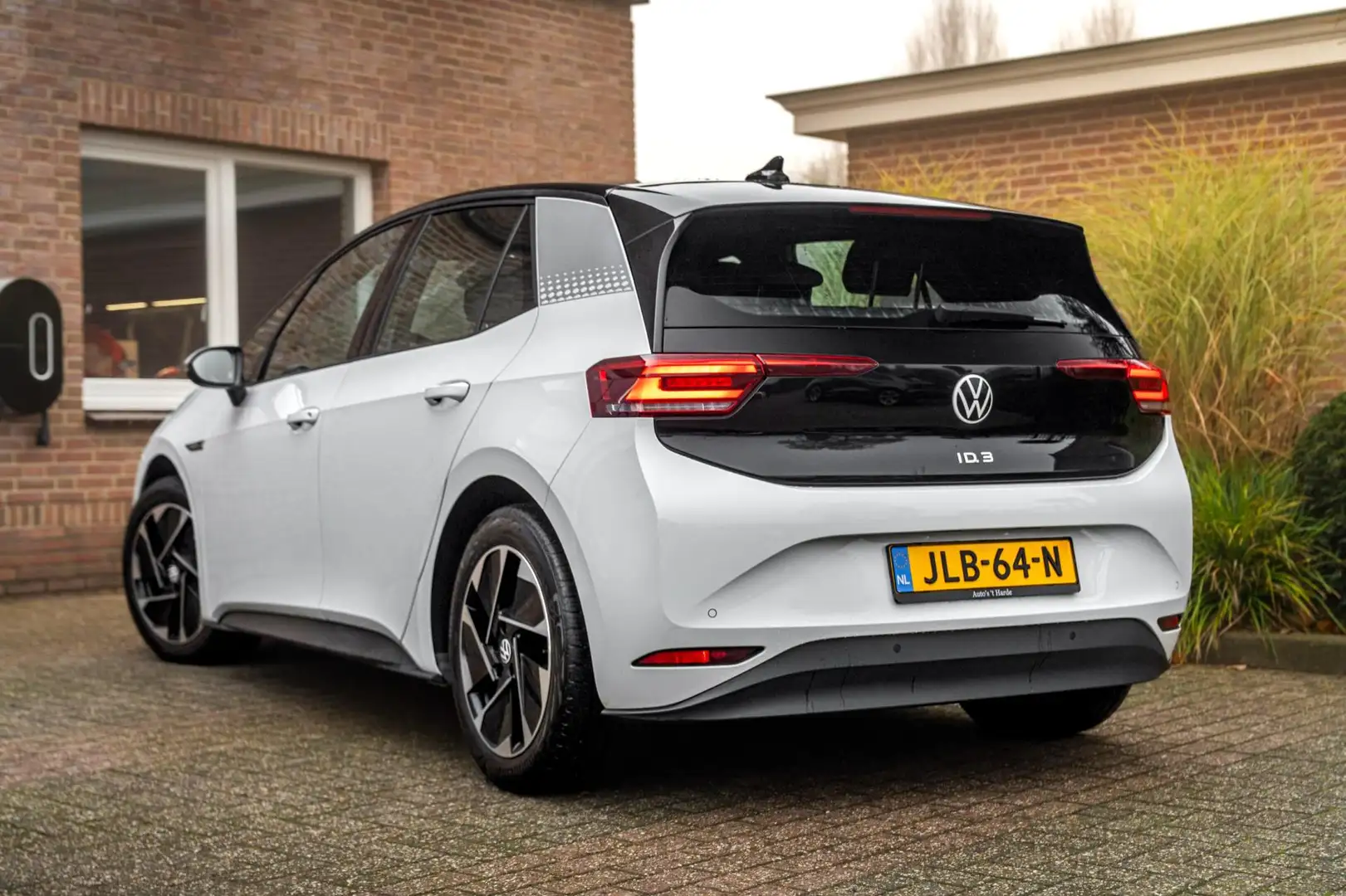 Volkswagen ID.3 First 58 kWh 350 Km Actieradius BTW 1e Eig Adaptiv Blanc - 2