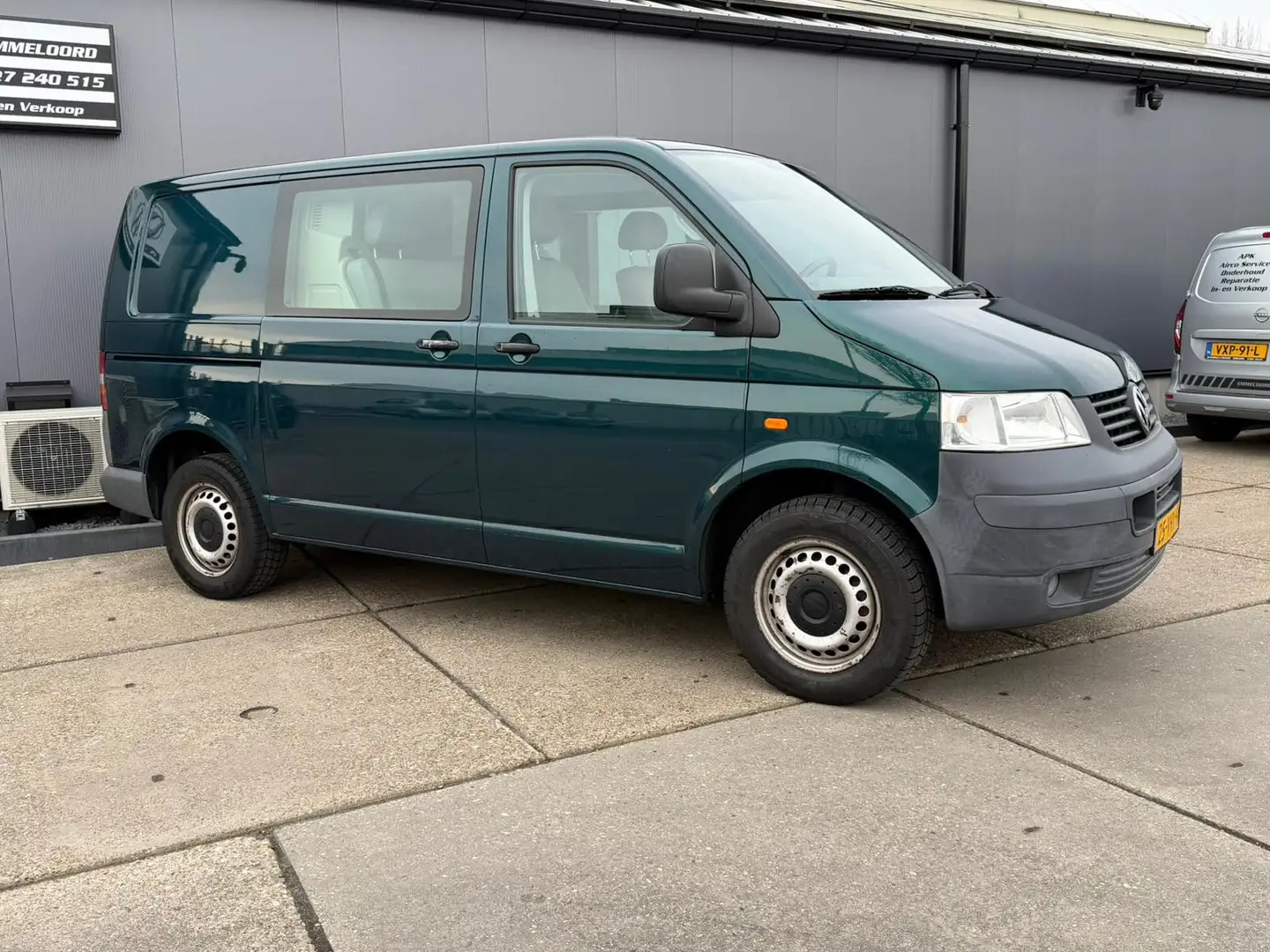 Volkswagen Transporter 2.5 TDI 300 Budgetline DC Grün - 2